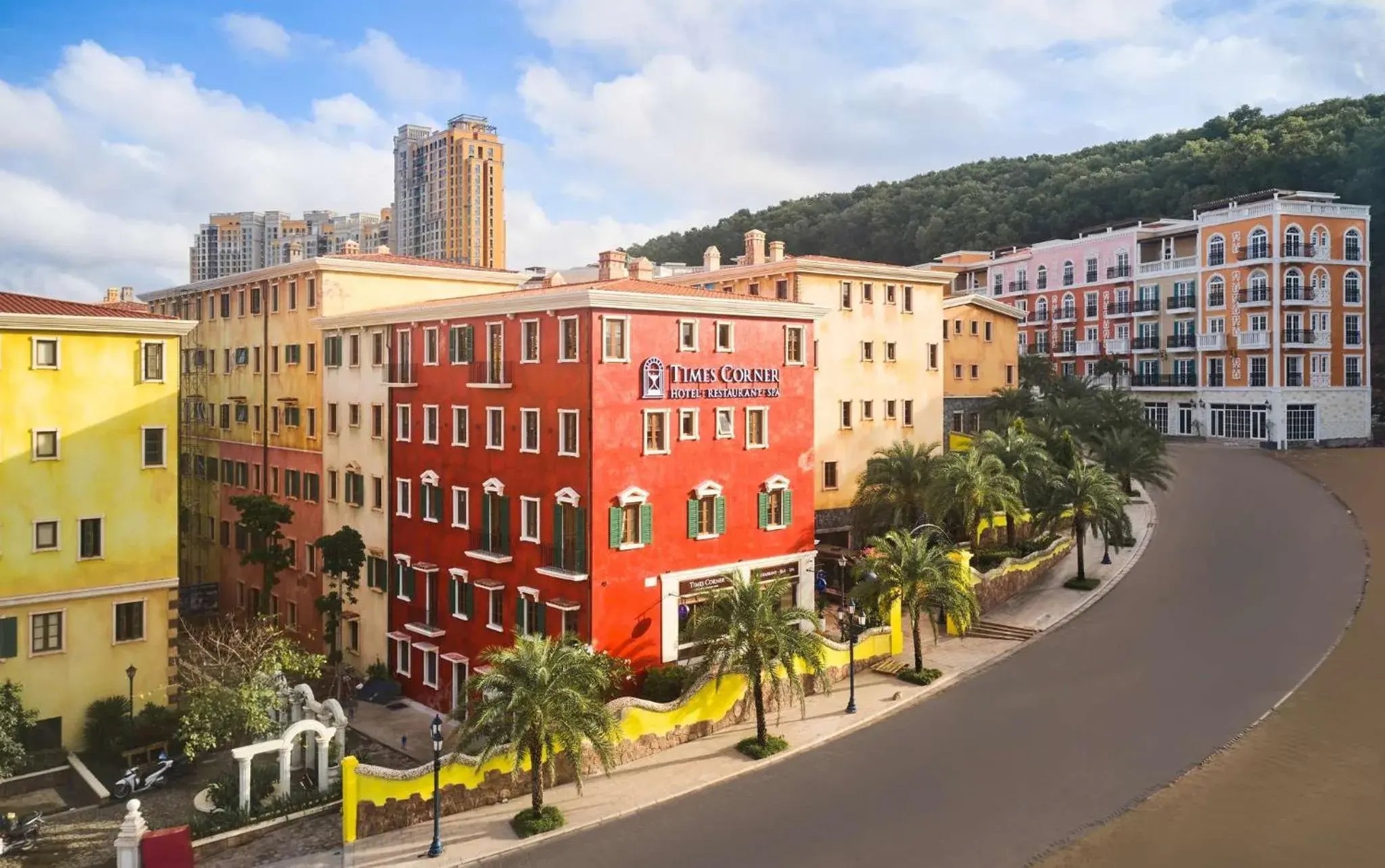 Property building in Times Corner Sorrento Hotel - Complimentary Sunset Town Tour 4pm to 5pm everyday Property building in Times Corner Sorrento Hotel - Complimentary Sunset Town Tour 4pm to 5pm everyday