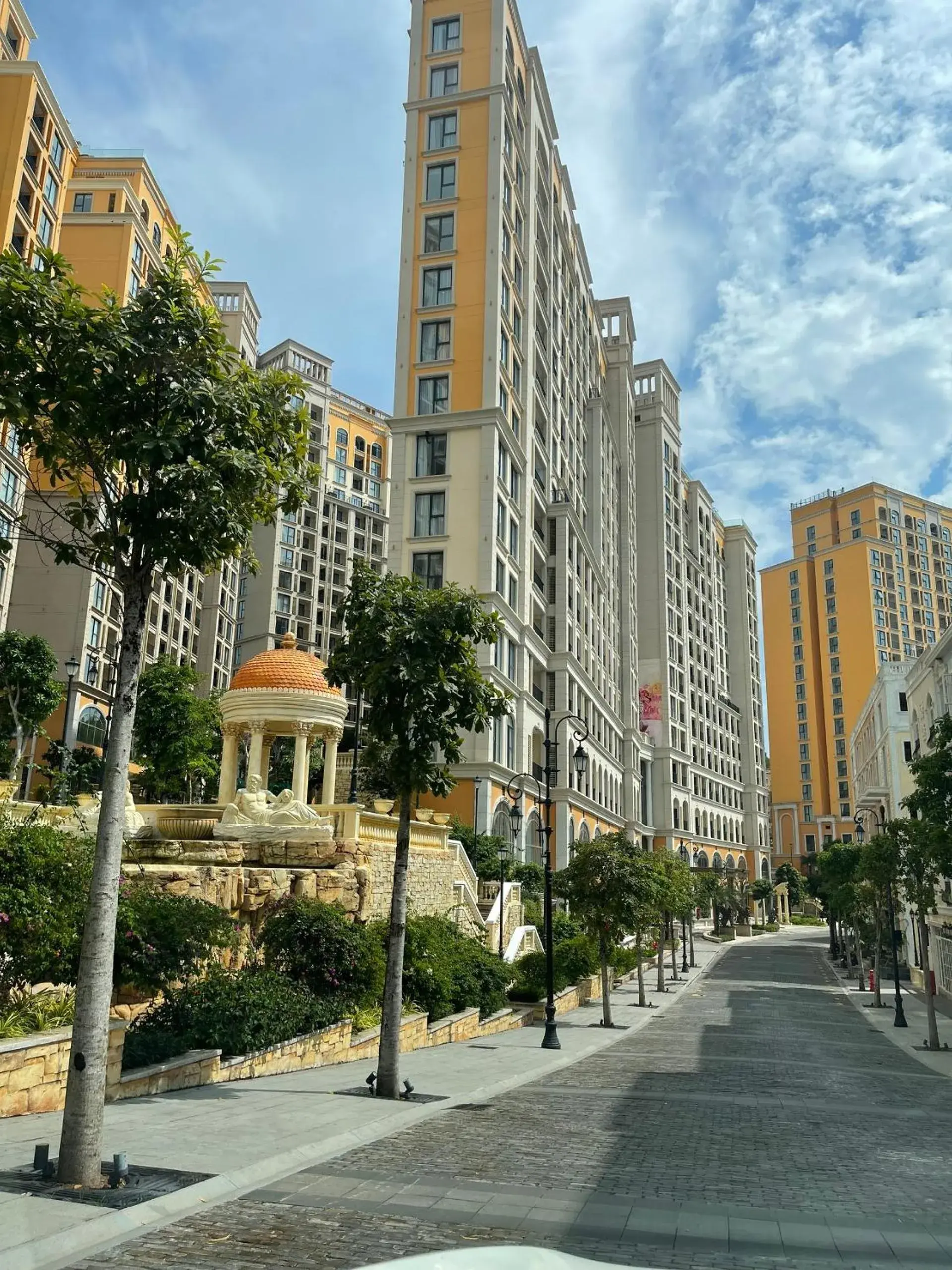 Property building in Times Corner Sorrento Hotel - Complimentary Sunset Town Tour 4pm to 5pm everyday Property building in Times Corner Sorrento Hotel - Complimentary Sunset Town Tour 4pm to 5pm everyday