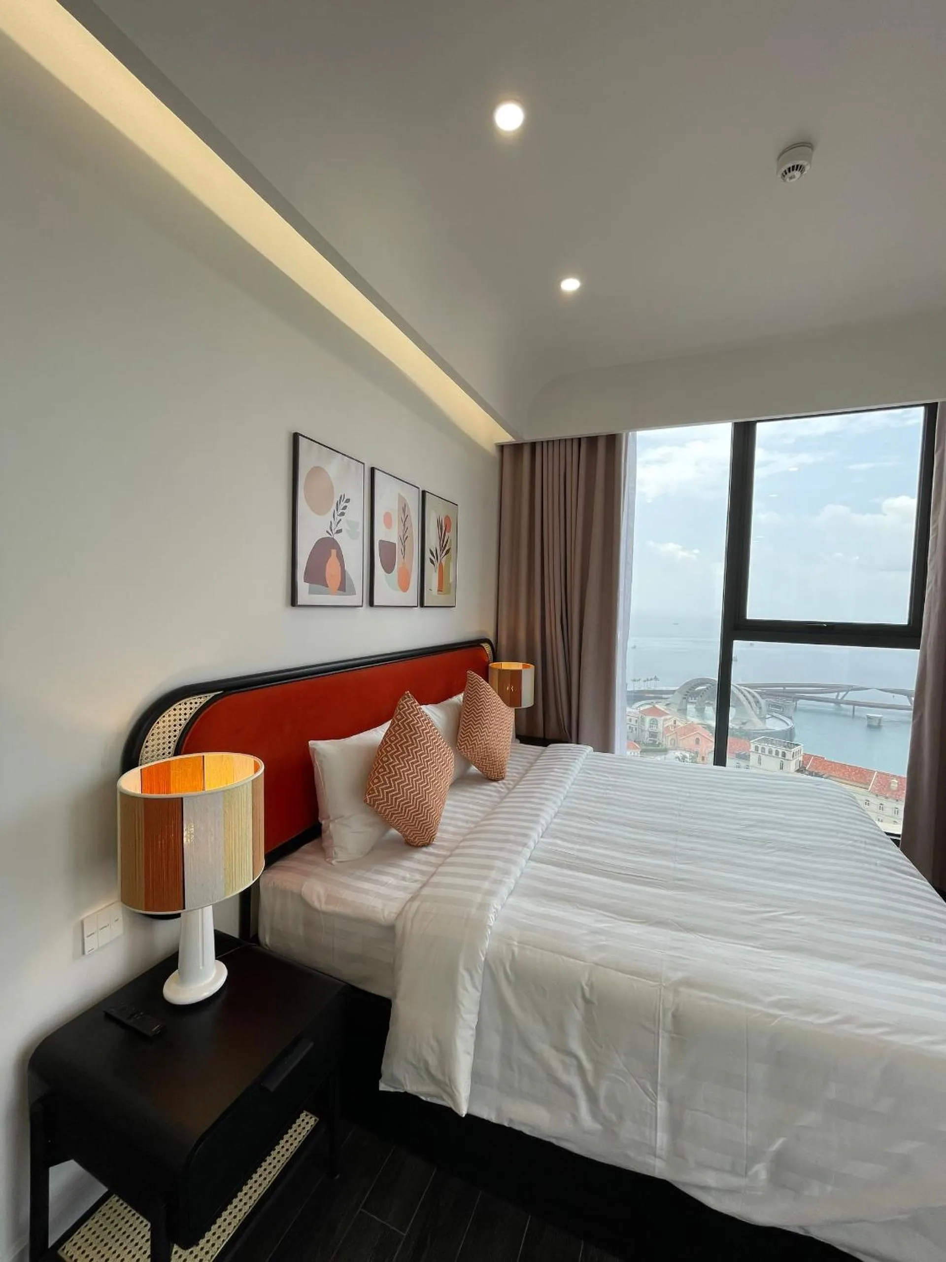 Natural landscape, Bed in Times Corner Sorrento Hotel - Complimentary Sunset Town Tour 4pm to 5pm everyday