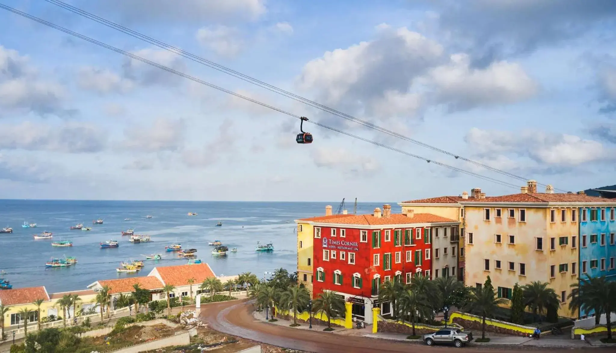 Property building in Times Corner Sorrento Hotel - Complimentary Sunset Town Tour 4pm to 5pm everyday Property building in Times Corner Sorrento Hotel - Complimentary Sunset Town Tour 4pm to 5pm everyday