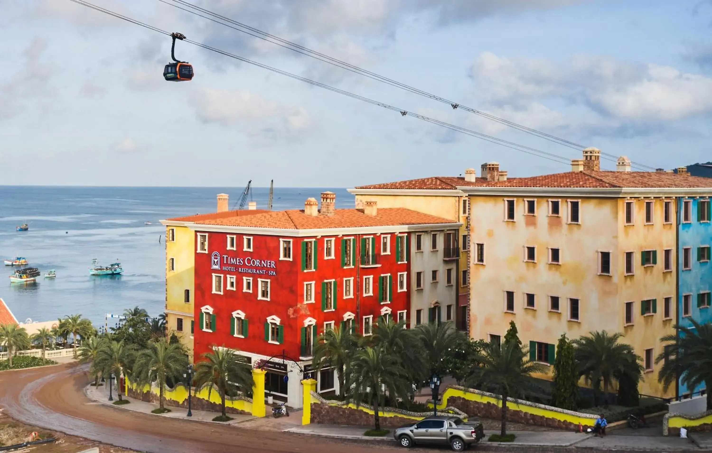 Property building in Times Corner Sorrento Hotel - Complimentary Sunset Town Tour 4pm to 5pm everyday Property building in Times Corner Sorrento Hotel - Complimentary Sunset Town Tour 4pm to 5pm everyday