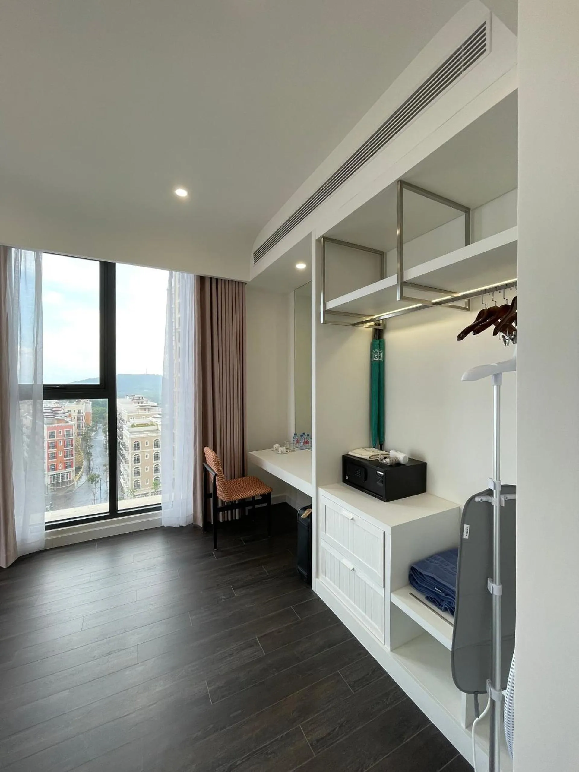 Bedroom in Times Corner Sorrento Hotel - Complimentary Sunset Town Tour 4pm to 5pm everyday