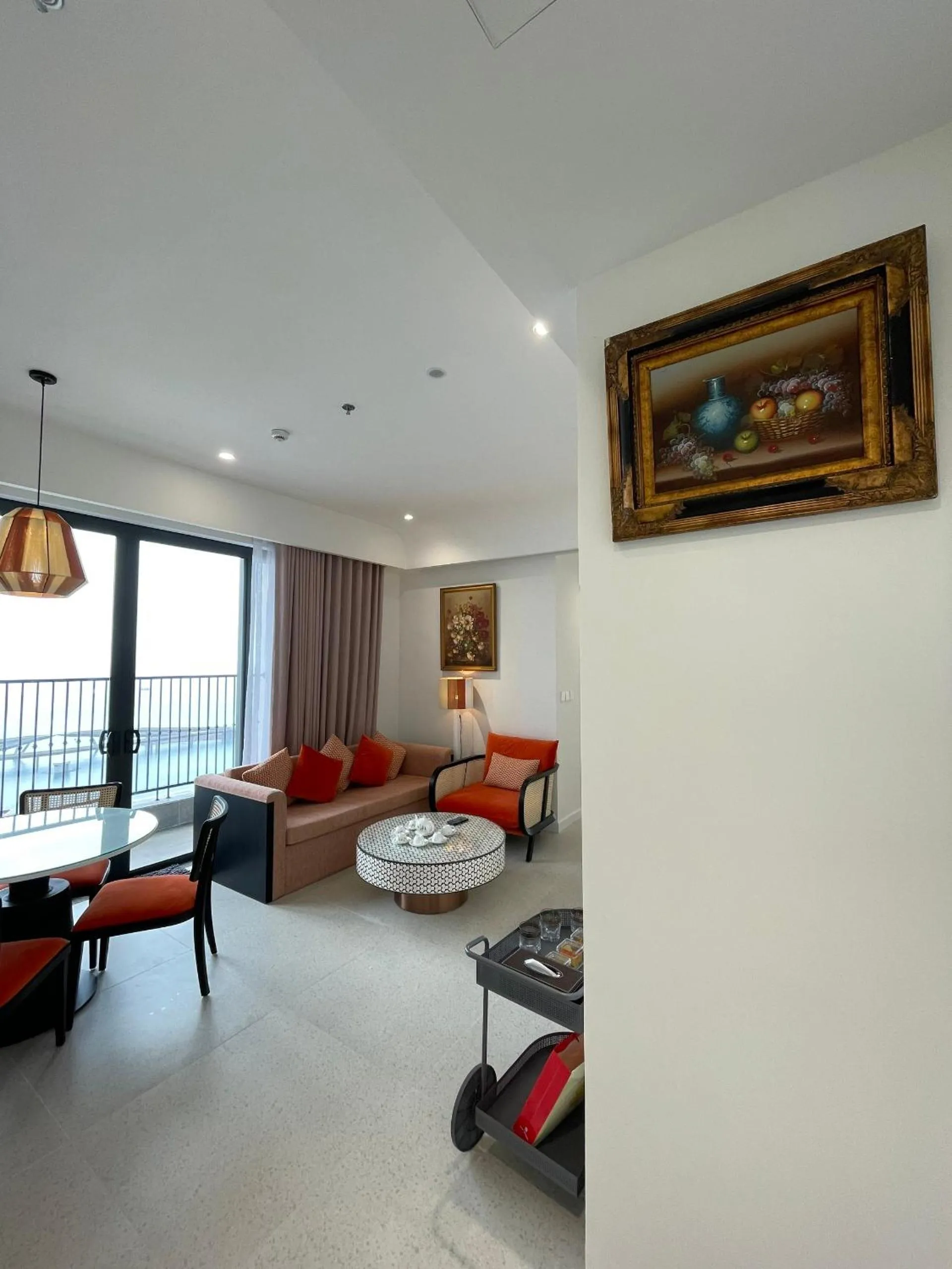 Living room, Bed in Times Corner Sorrento Hotel - Complimentary Sunset Town Tour 4pm to 5pm everyday