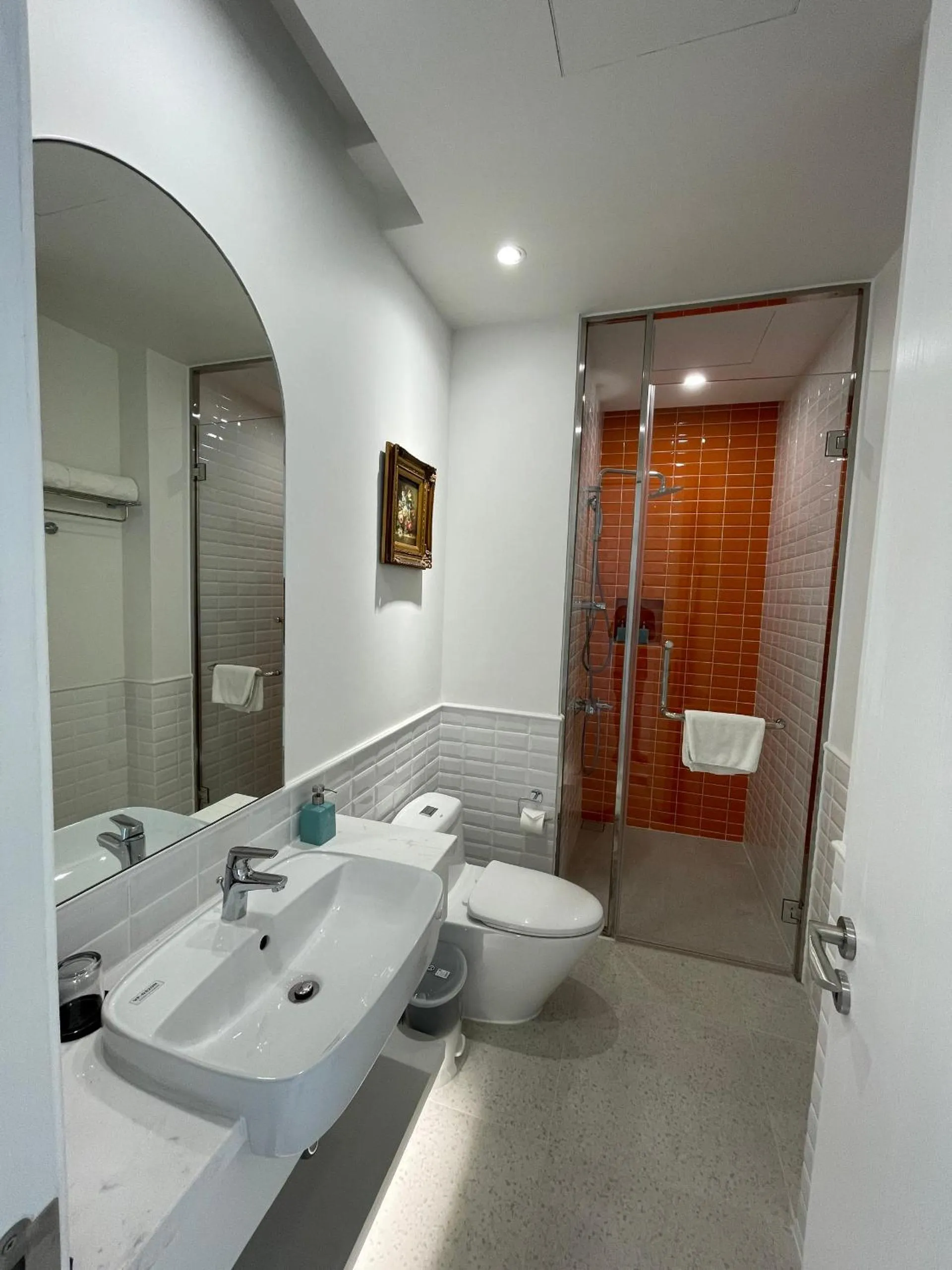 Toilet in Times Corner Sorrento Hotel - Complimentary Sunset Town Tour 4pm to 5pm everyday