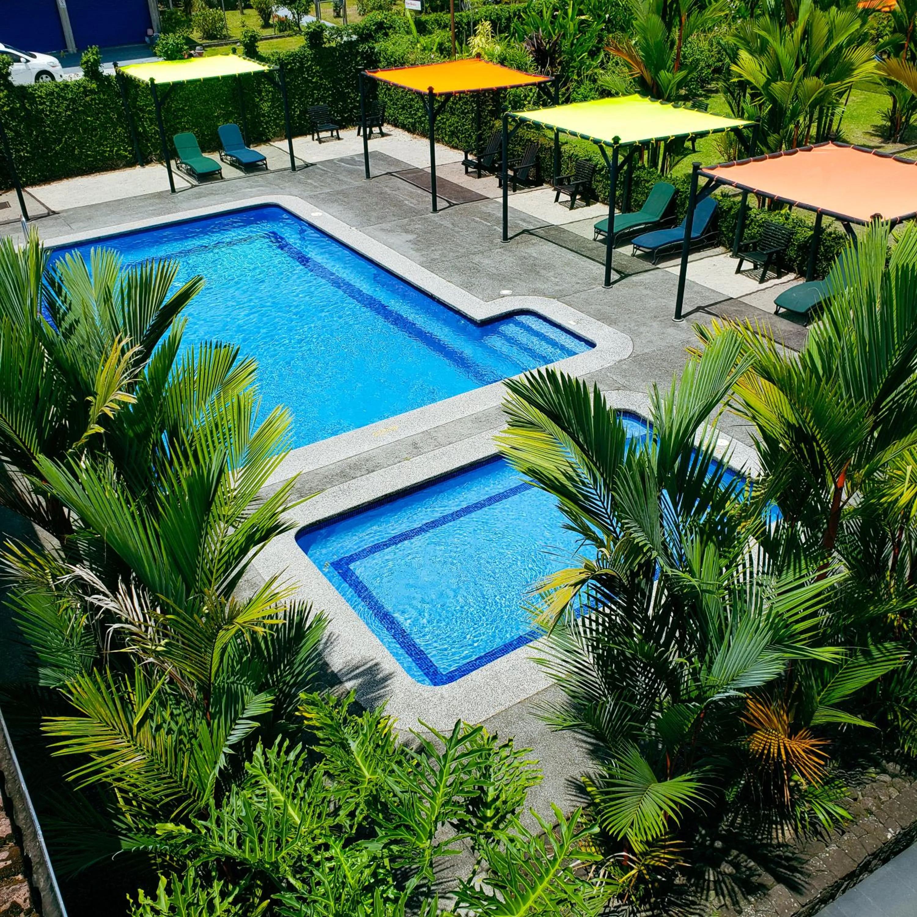 Swimming pool in San Bosco Inn