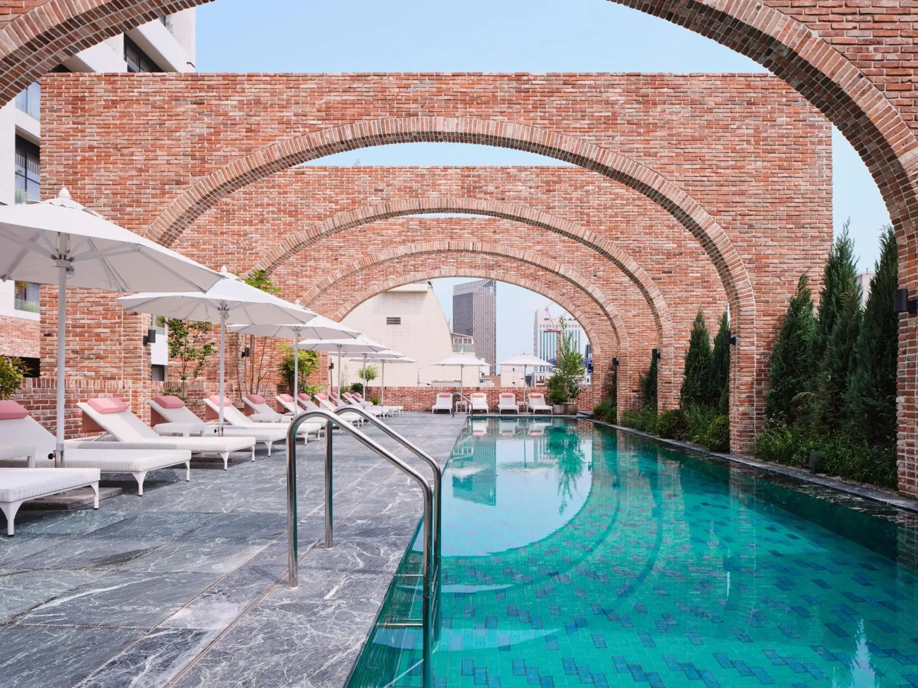 Swimming pool in Ananti at Gangnam Swimming pool in Ananti at Gangnam