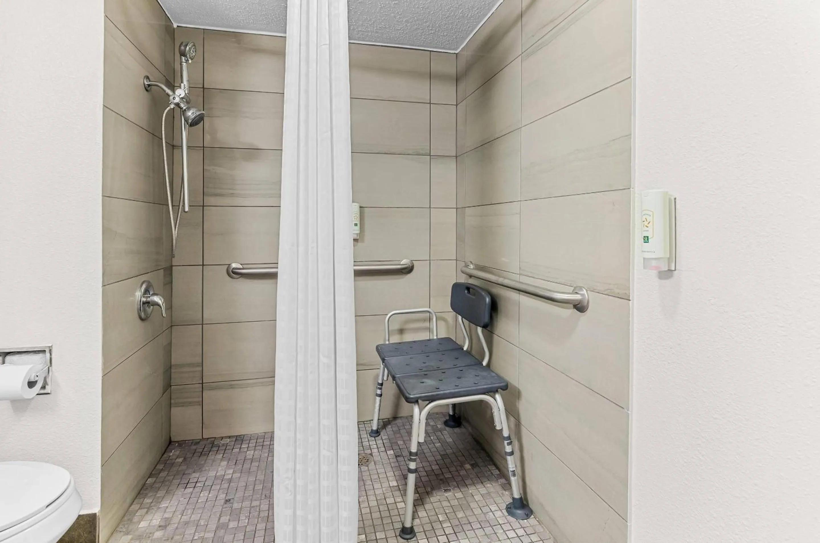 Bedroom in Quality Inn Lexington