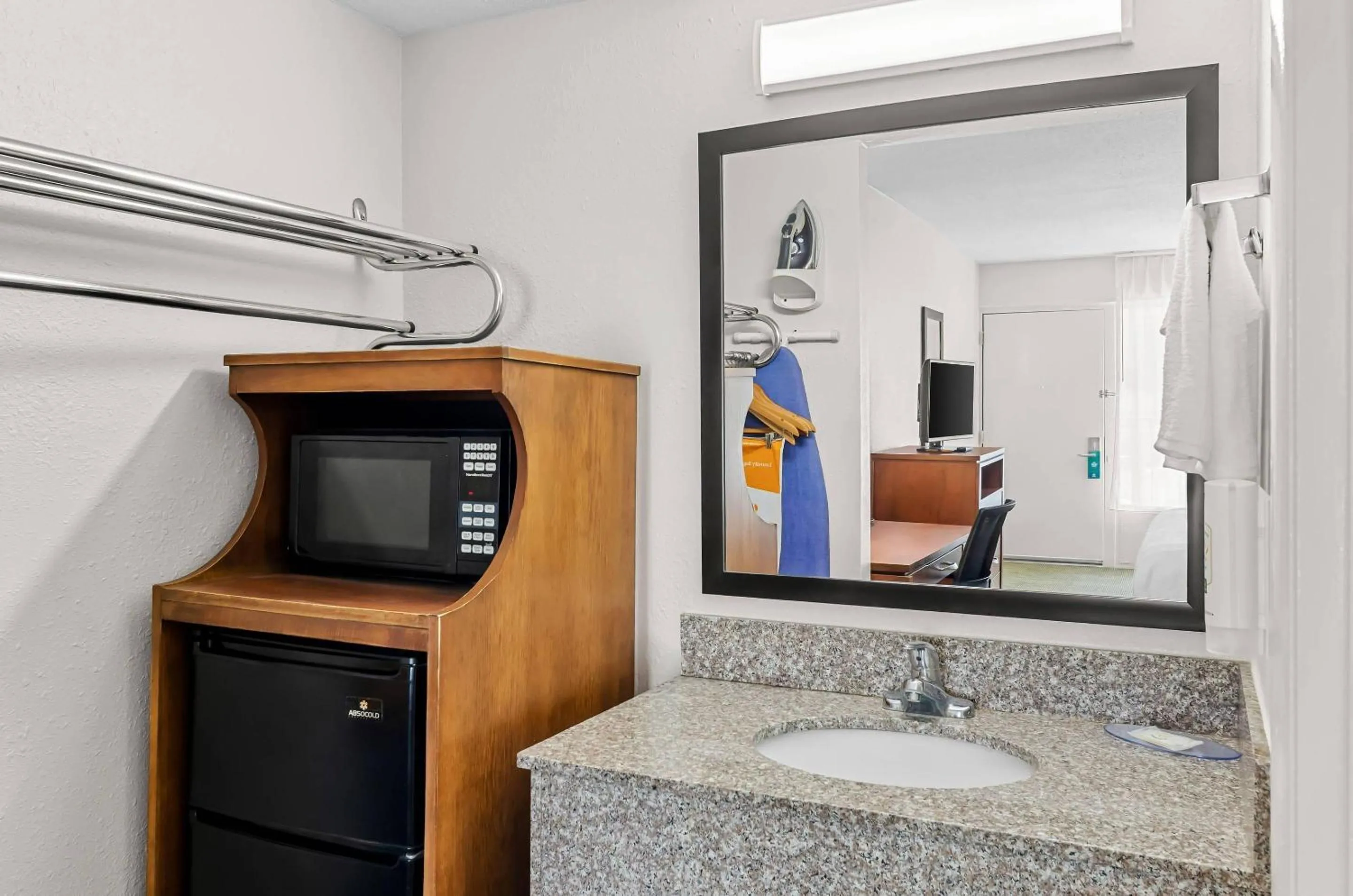 Bedroom in Quality Inn Lexington