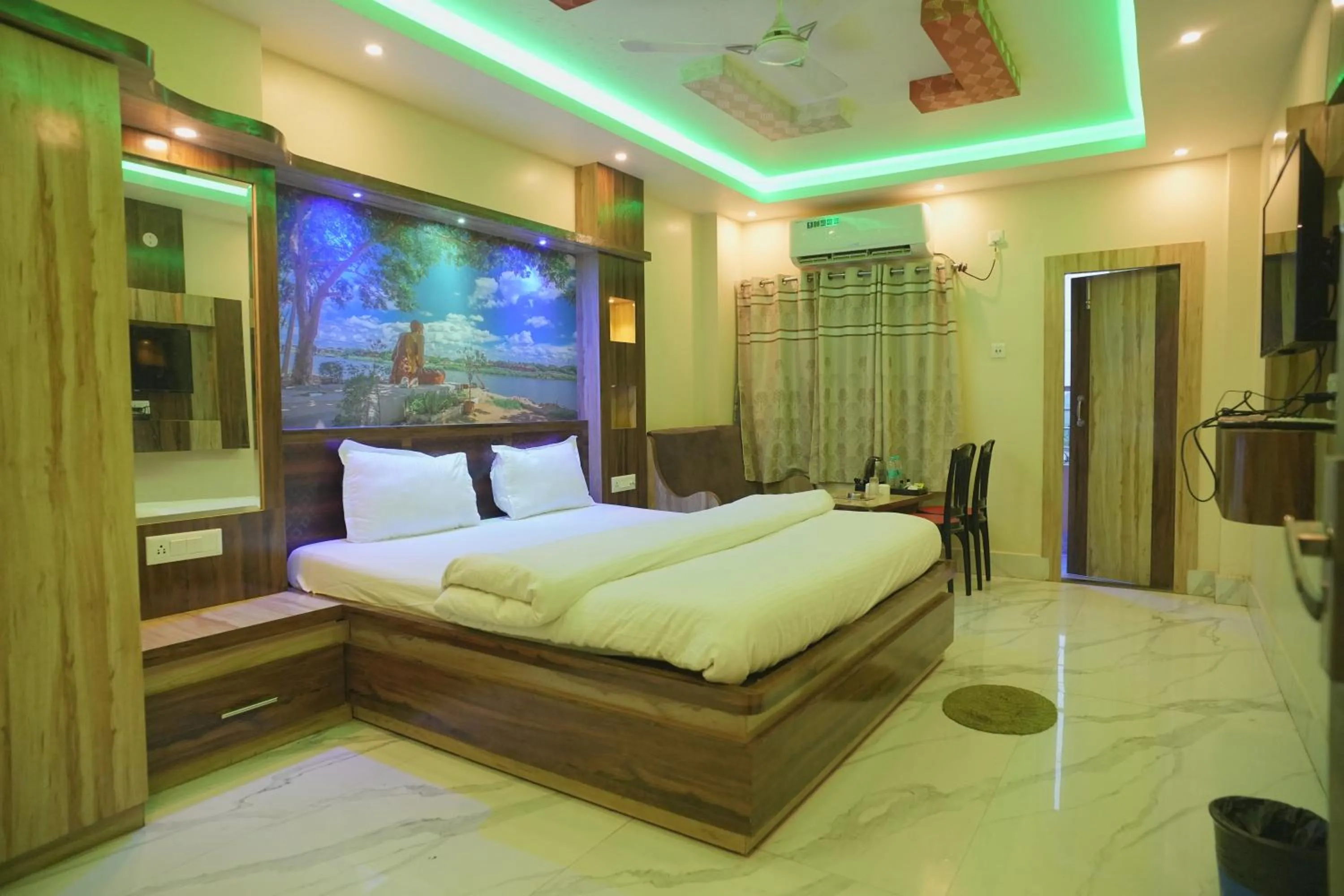 Bed in Hotel Aarohi