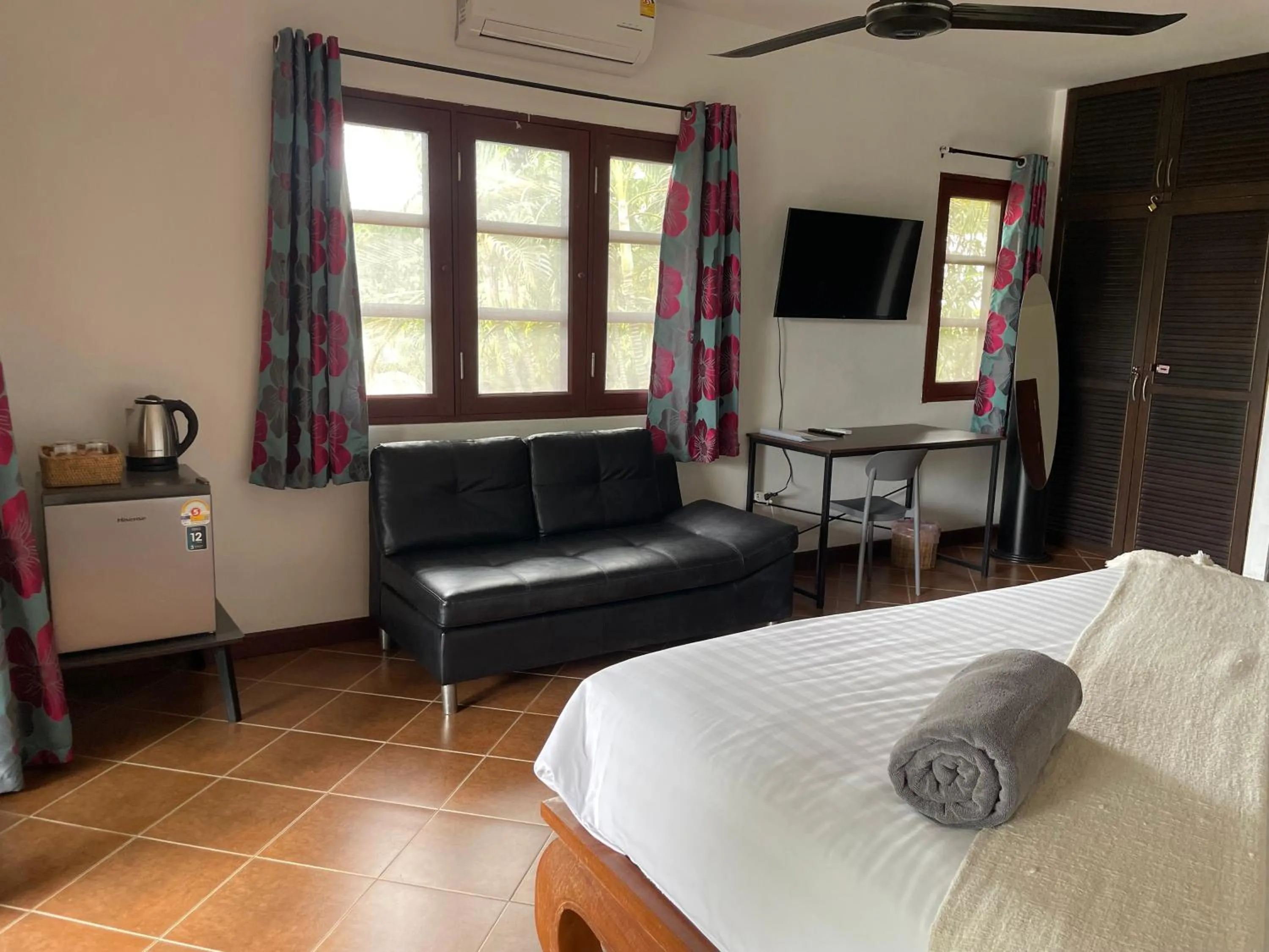 Bed in Jade cottages