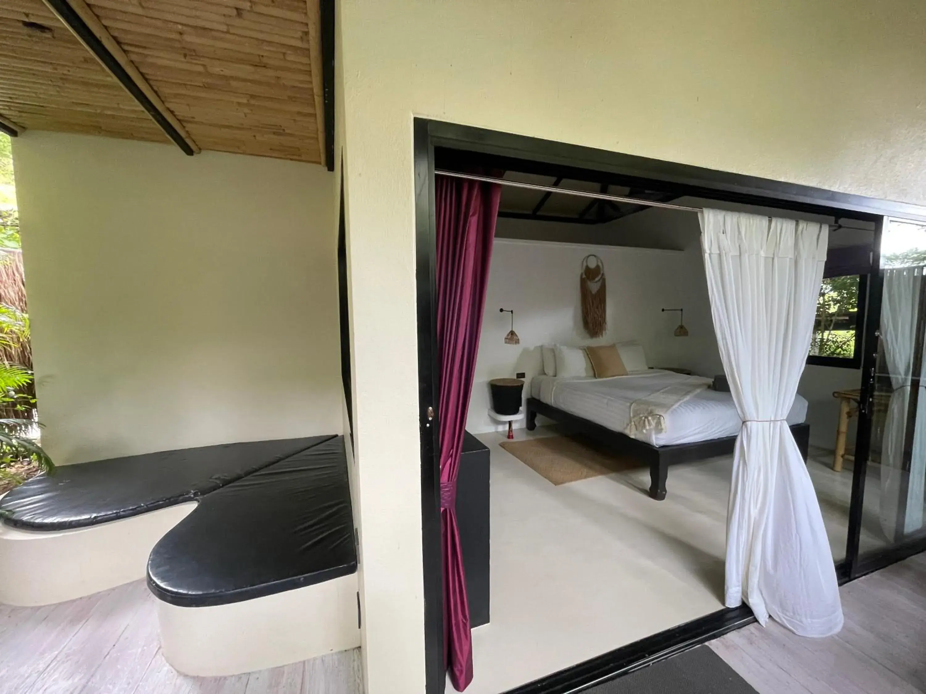 Deluxe King Room in Jade cottages Deluxe King Room in Jade cottages