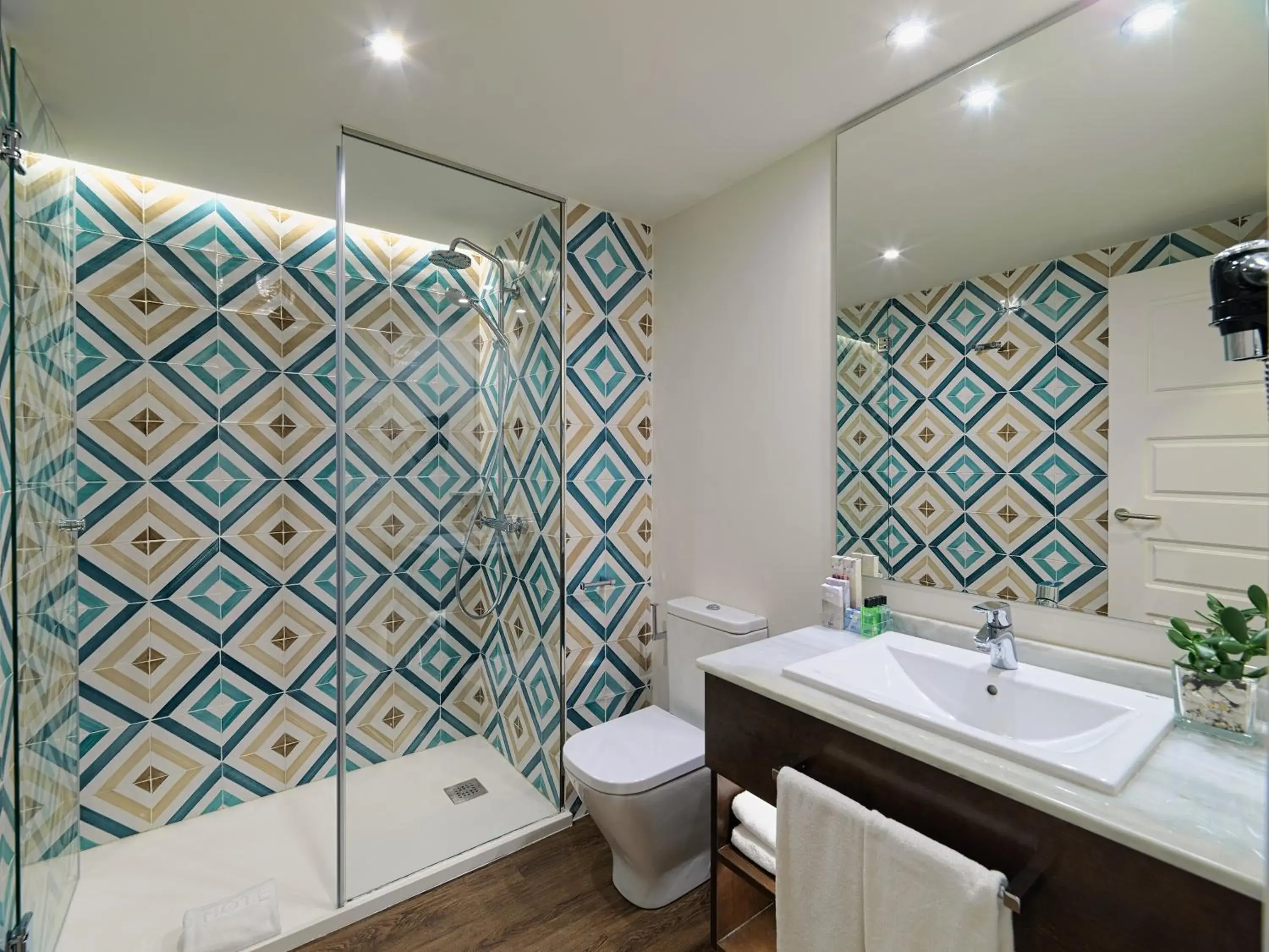 Bathroom in H10 Taburiente Playa Bathroom in H10 Taburiente Playa