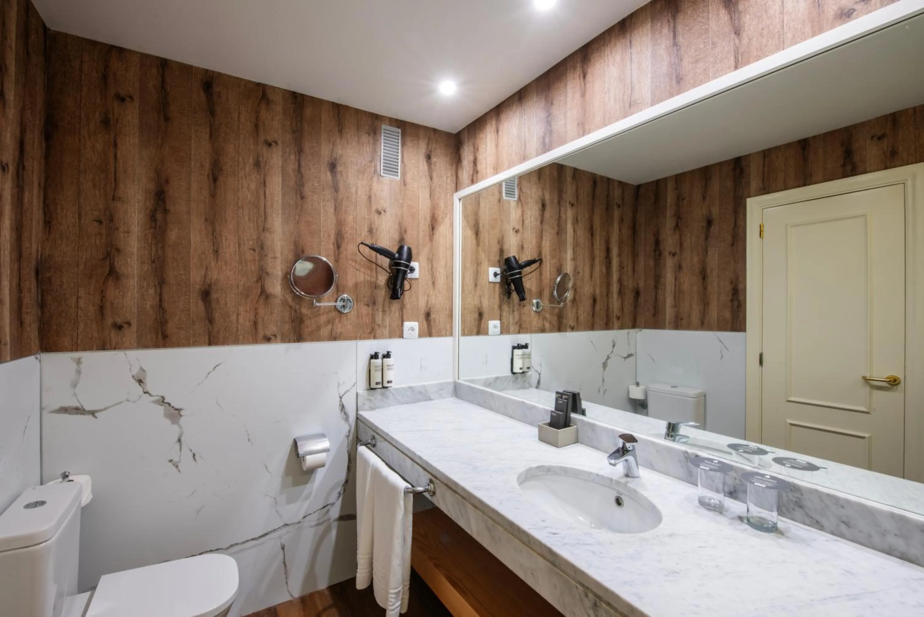 Bathroom in H10 Taburiente Playa