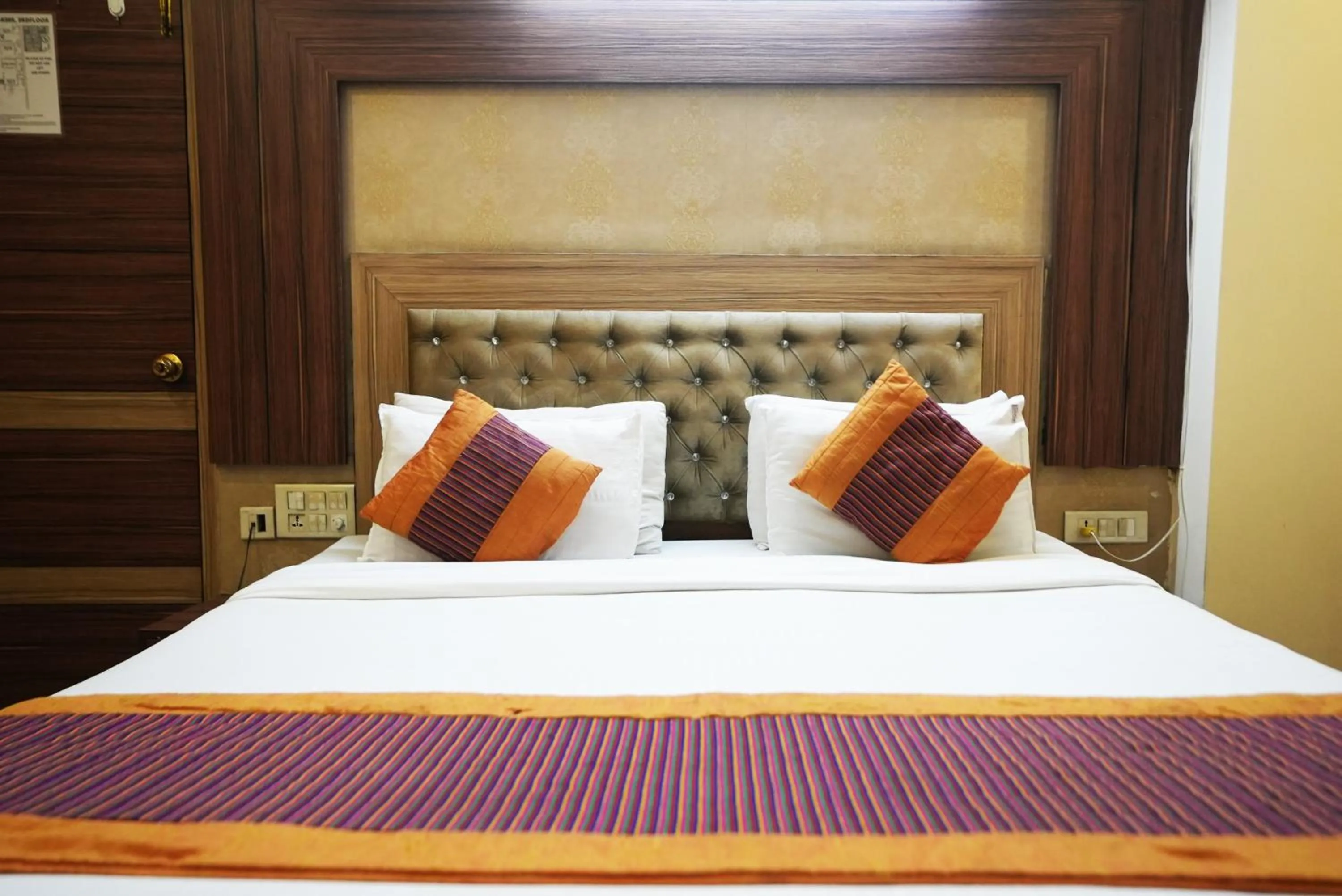 Bed in Hotel Classic Karol Bagh
