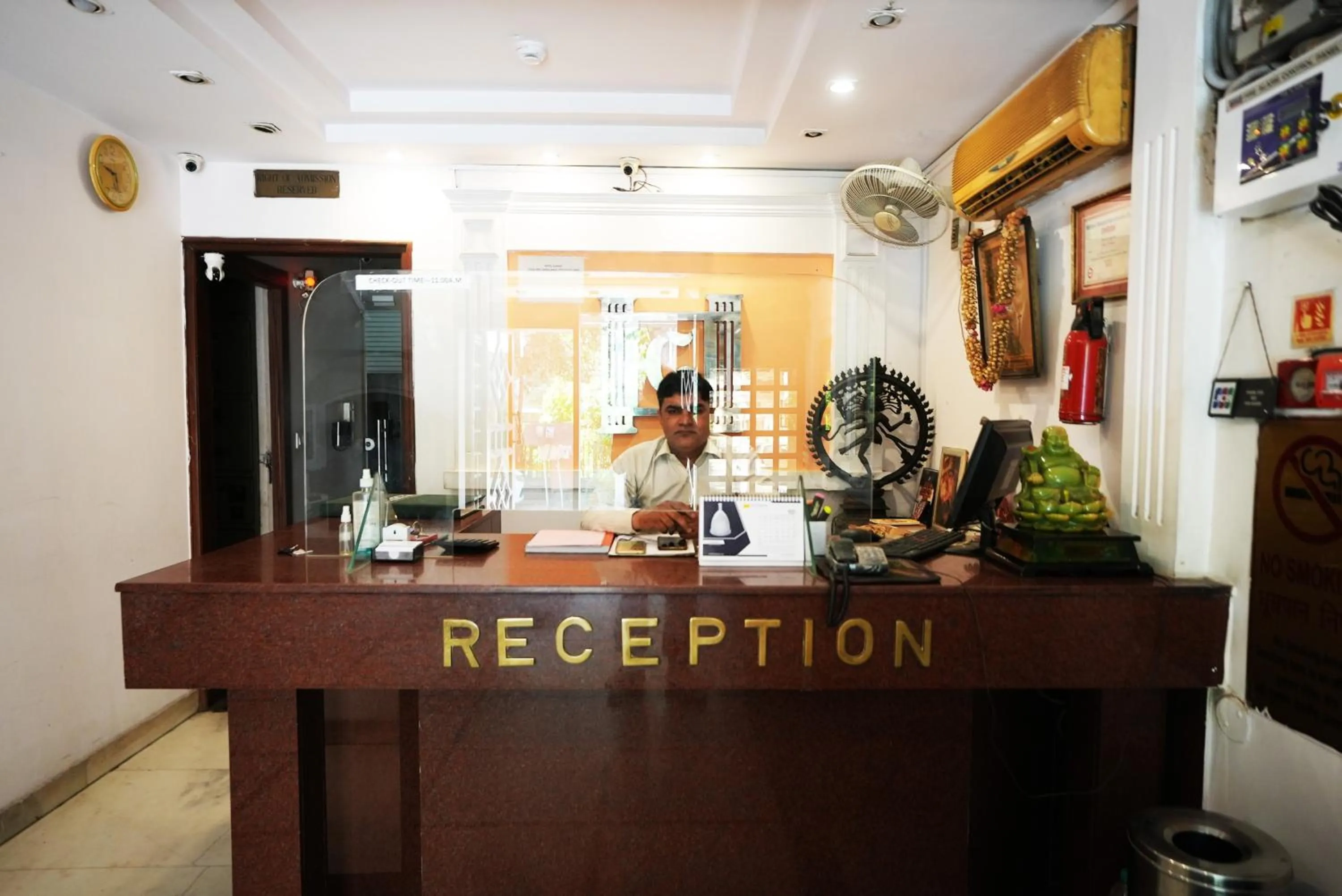 Lobby or reception in Hotel Classic Karol Bagh