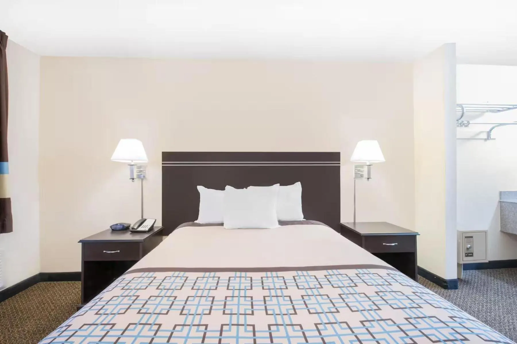 Bedroom, Bed in Americas Best Value Inn Hobbs