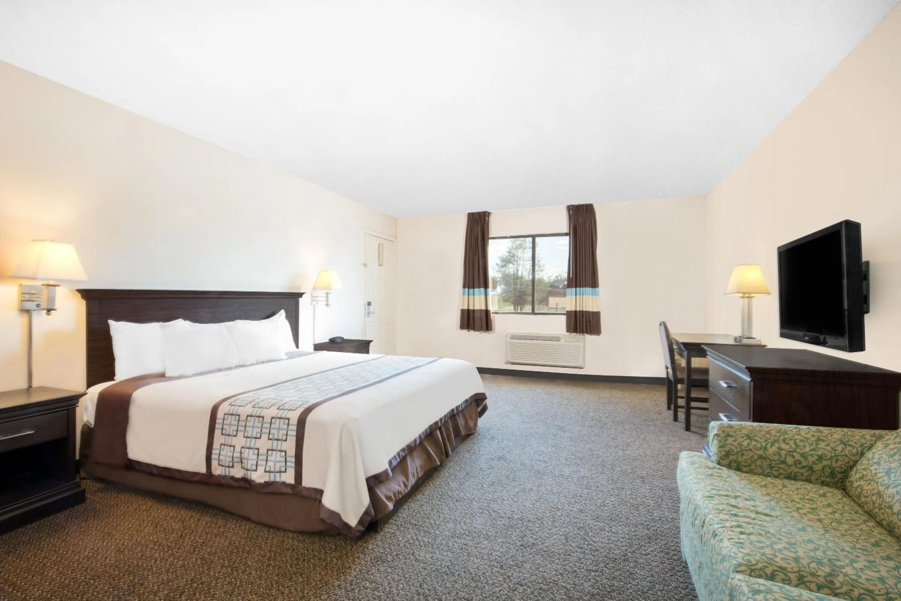 Bed in Americas Best Value Inn Hobbs