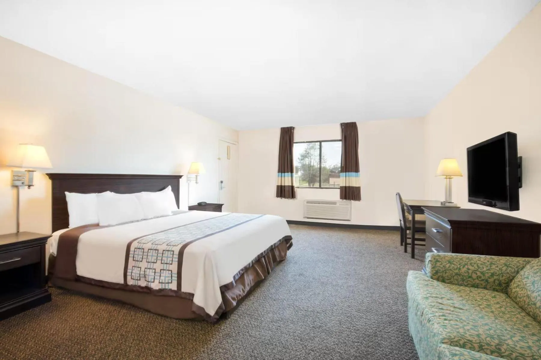 Bedroom, Bed in Americas Best Value Inn Hobbs