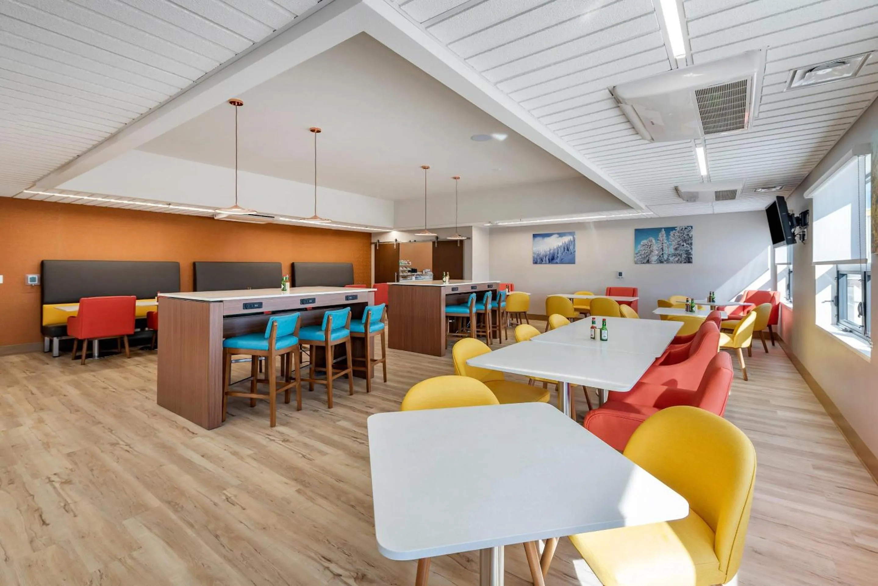 Breakfast in Comfort Suites Colorado Springs East - Medical Center Area