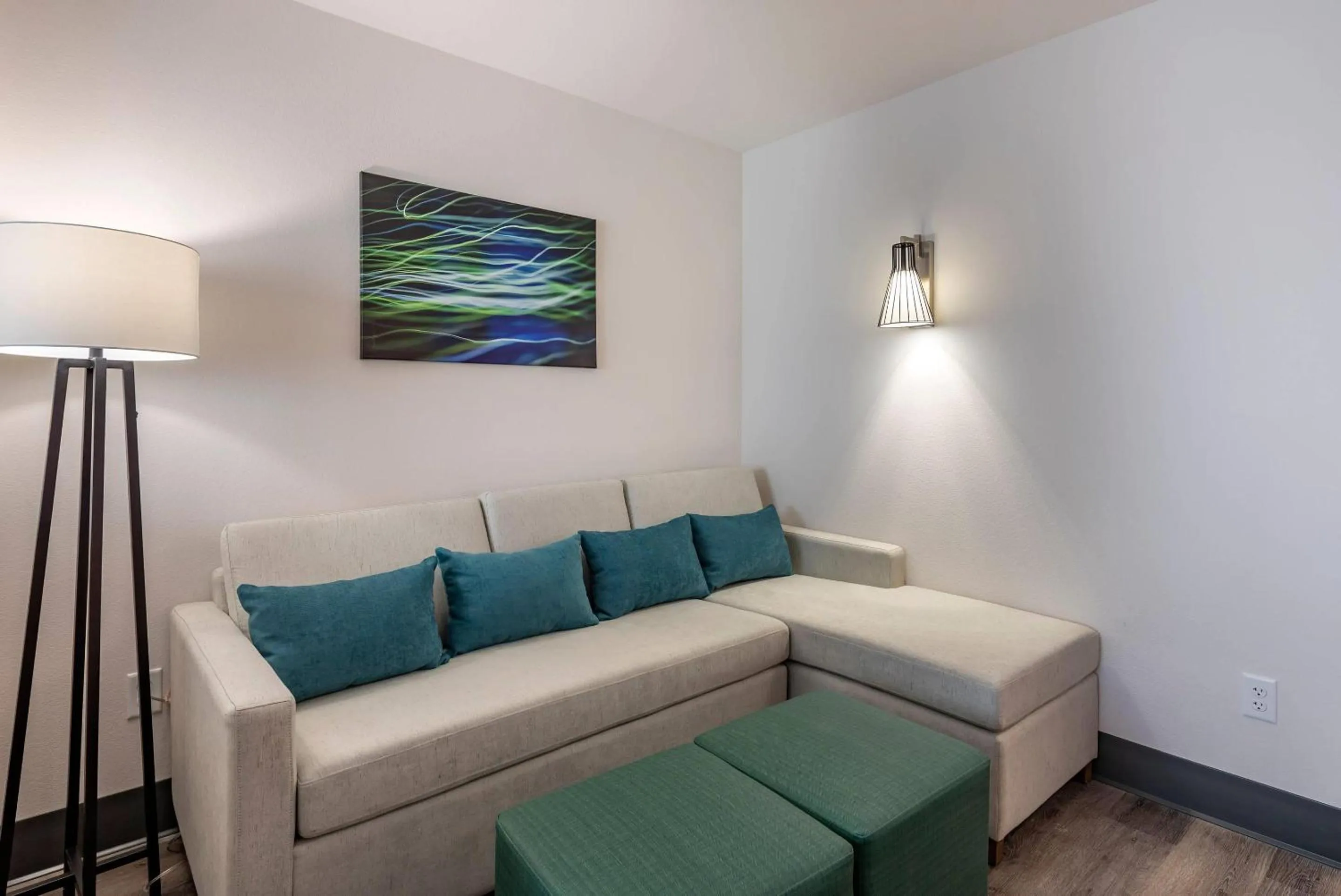 Bedroom in Comfort Suites Colorado Springs East - Medical Center Area