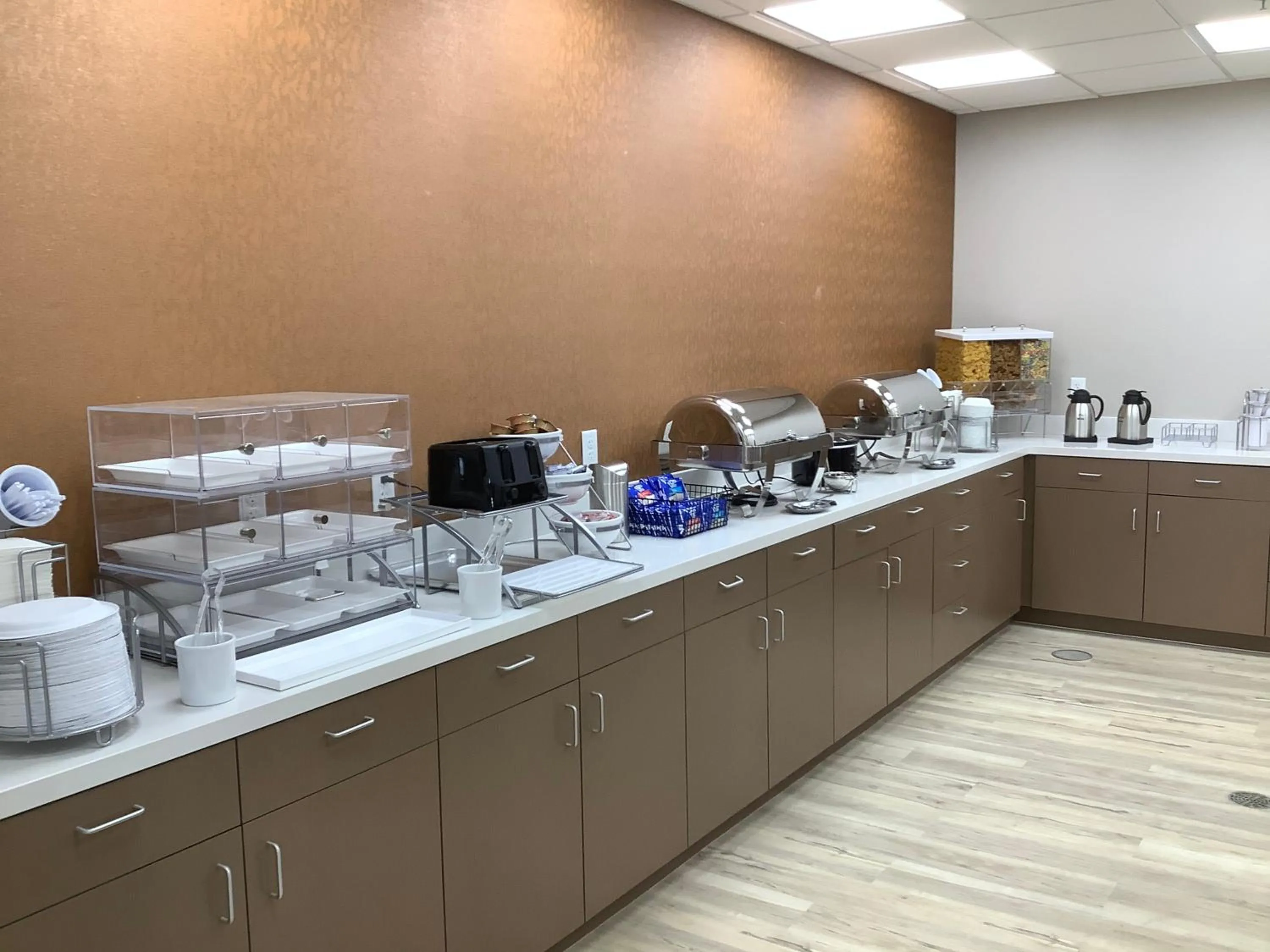 Breakfast in MainStay Suites Colorado Springs East - Medical Center Area