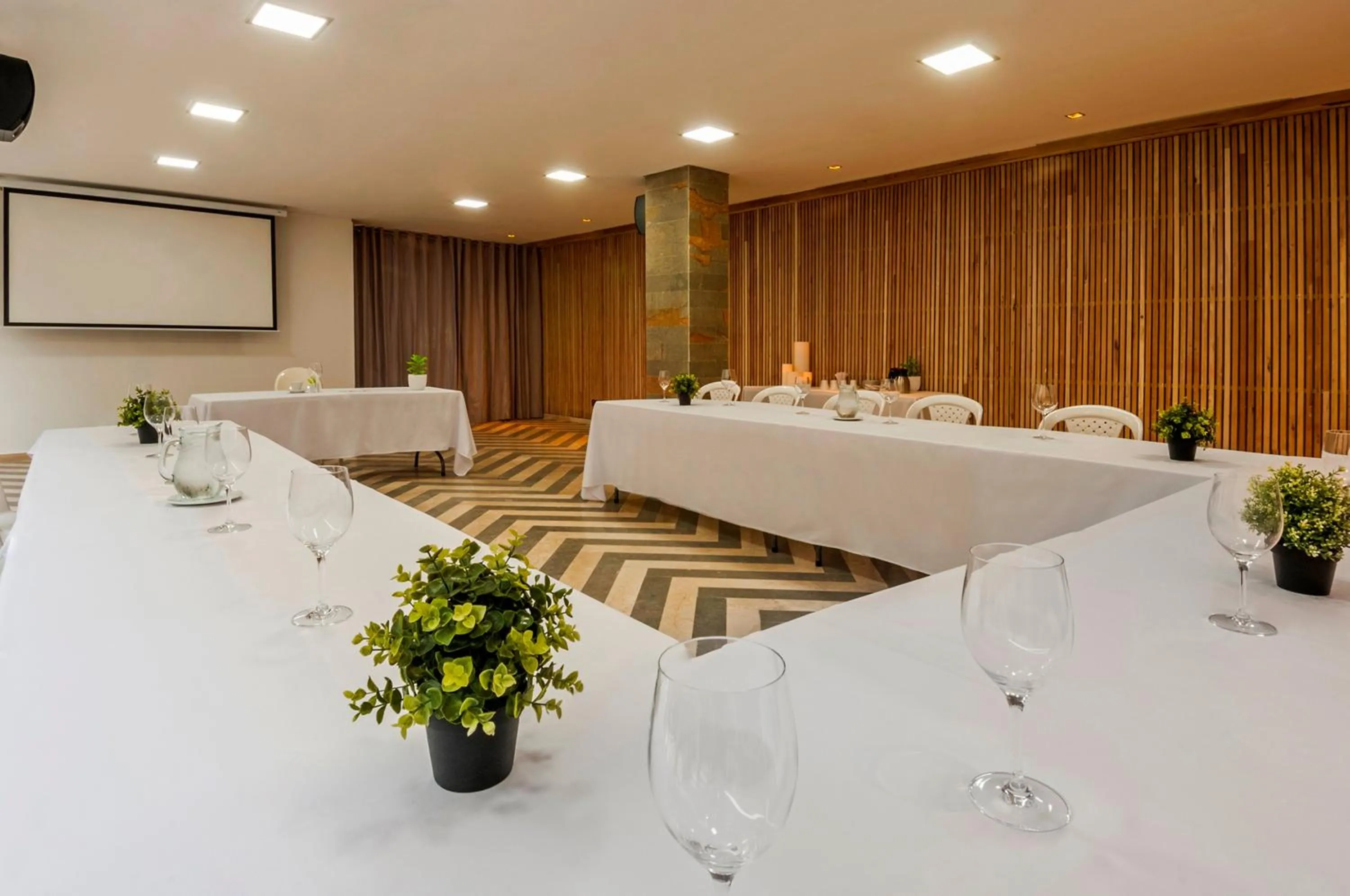 Business facilities in Oz Hotel Cartagena