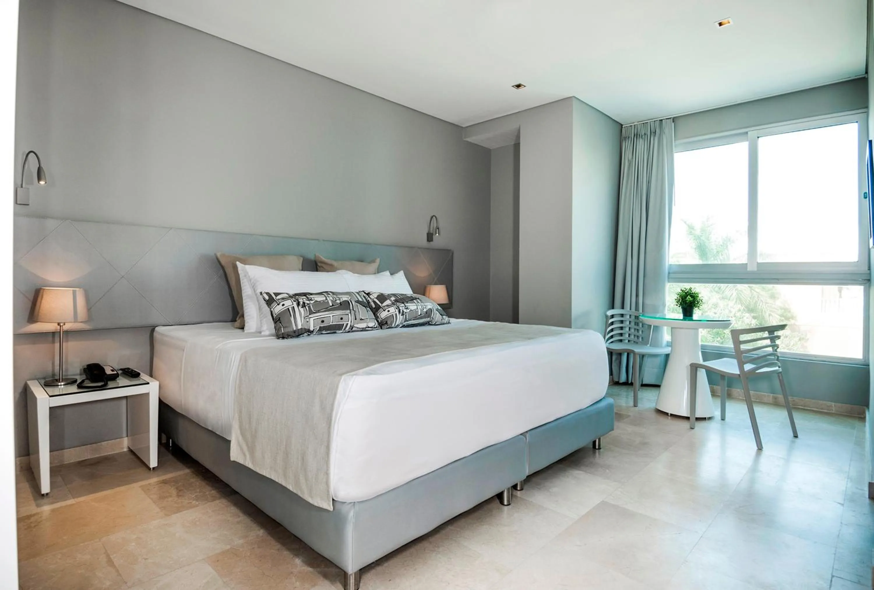 Photo of the whole room, Bed in Oz Hotel Cartagena