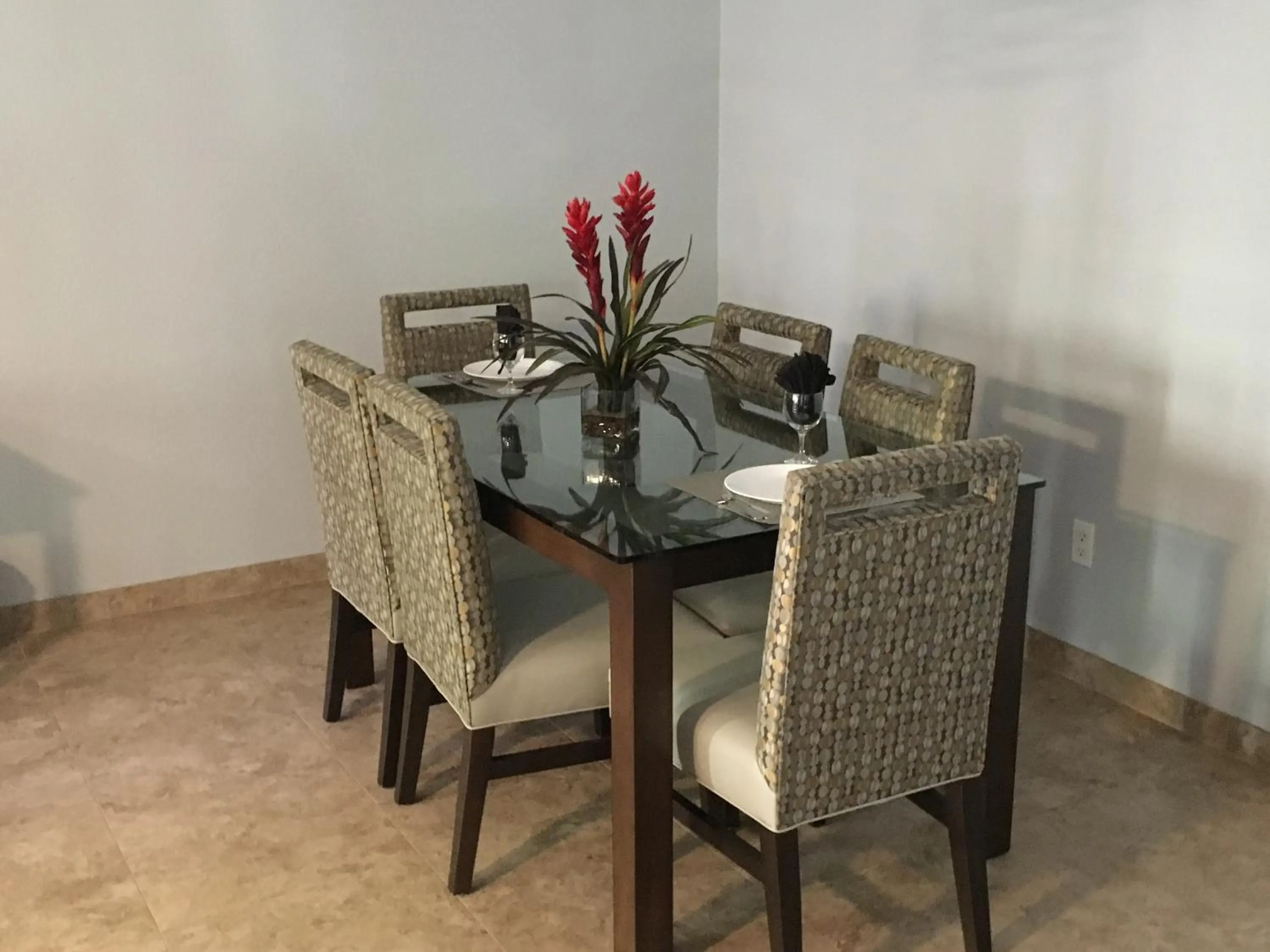 Dining area in GetAways at Palm Springs Tennis Club