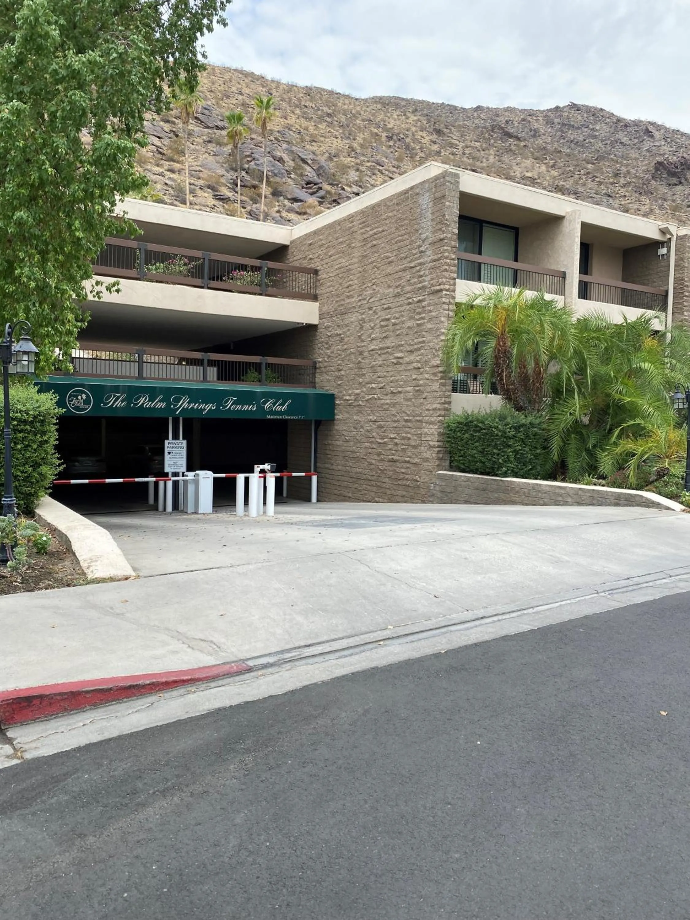 Parking in GetAways at Palm Springs Tennis Club