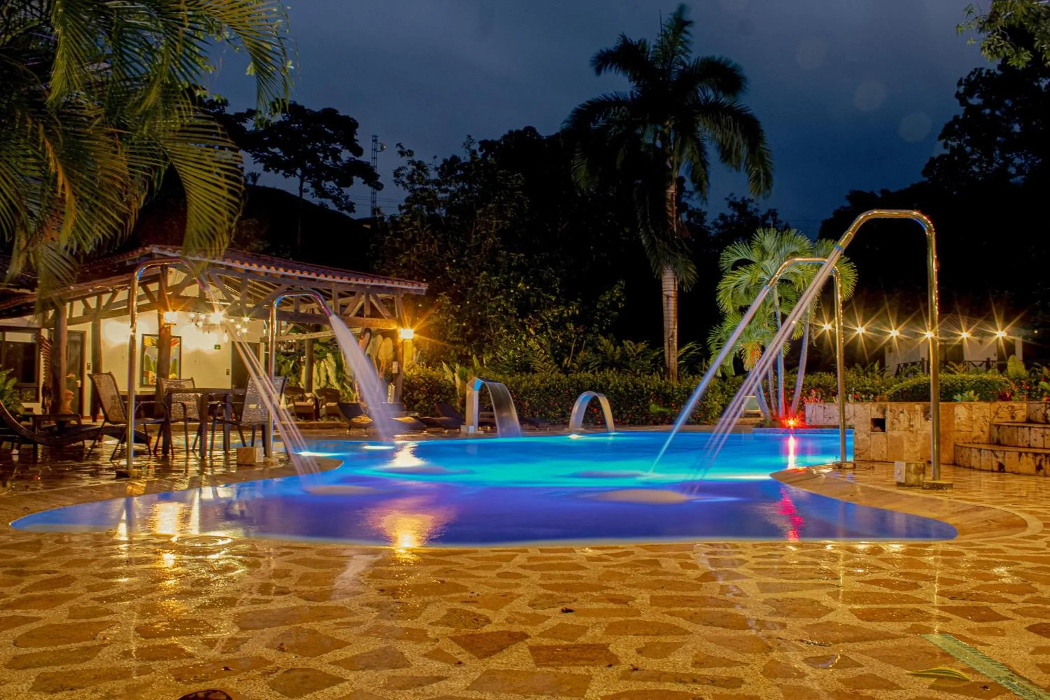 Swimming pool in Kantawa Hotel & Spa