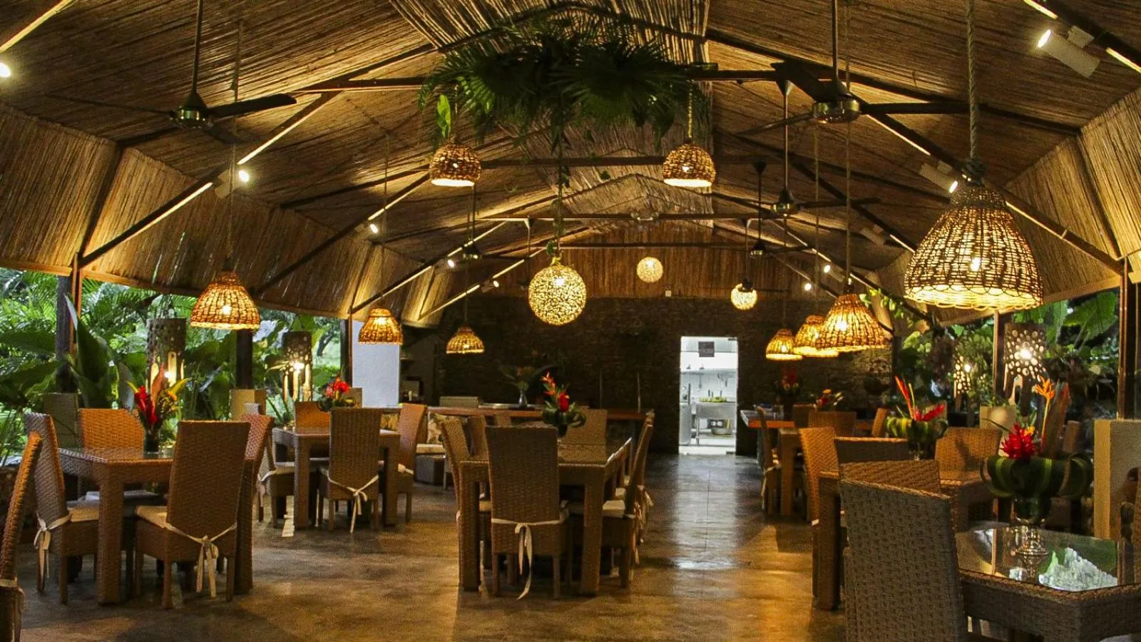 Restaurant/places to eat in Kantawa Hotel & Spa