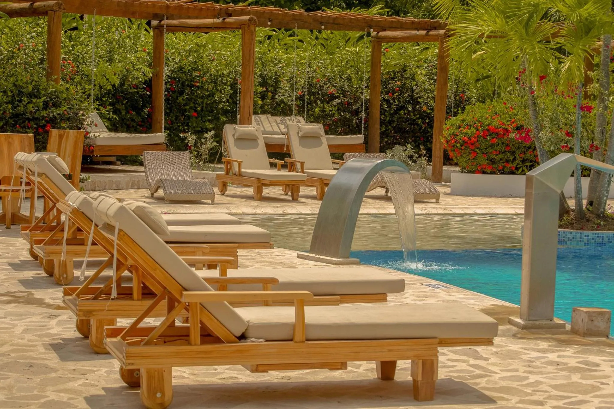 Swimming pool in Kantawa Hotel & Spa