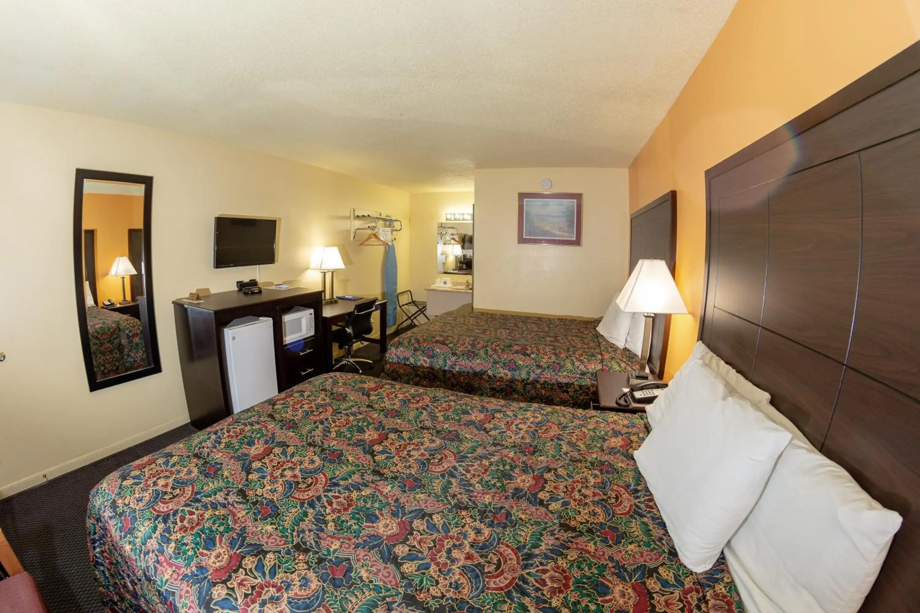 Bed in Knights Inn - Chanute Bed in Knights Inn - Chanute