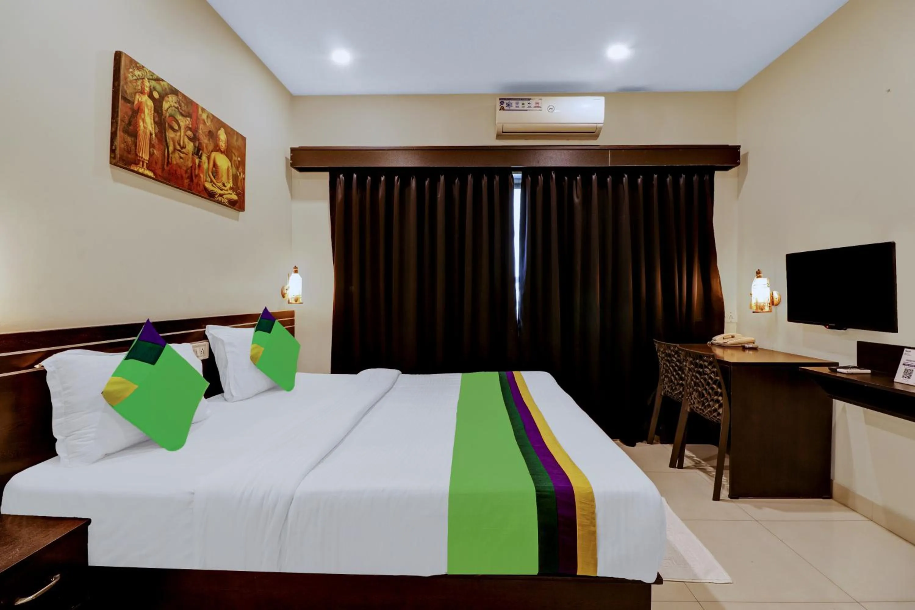 Bedroom, Bed in Treebo Blueberry Inn