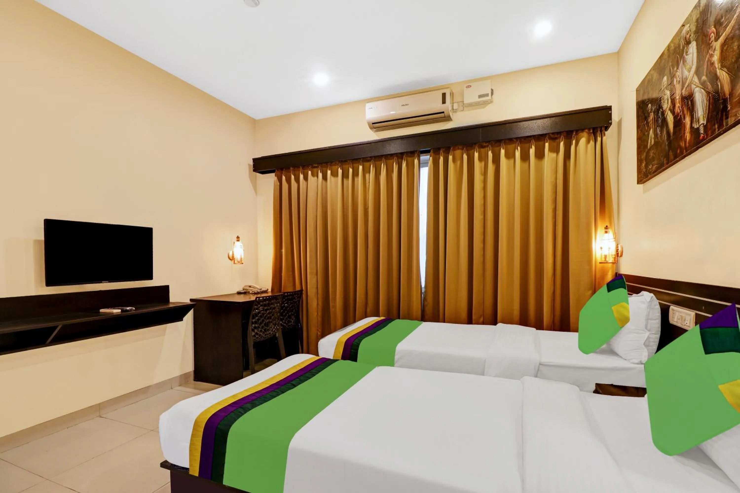 Bedroom, Bed in Treebo Blueberry Inn