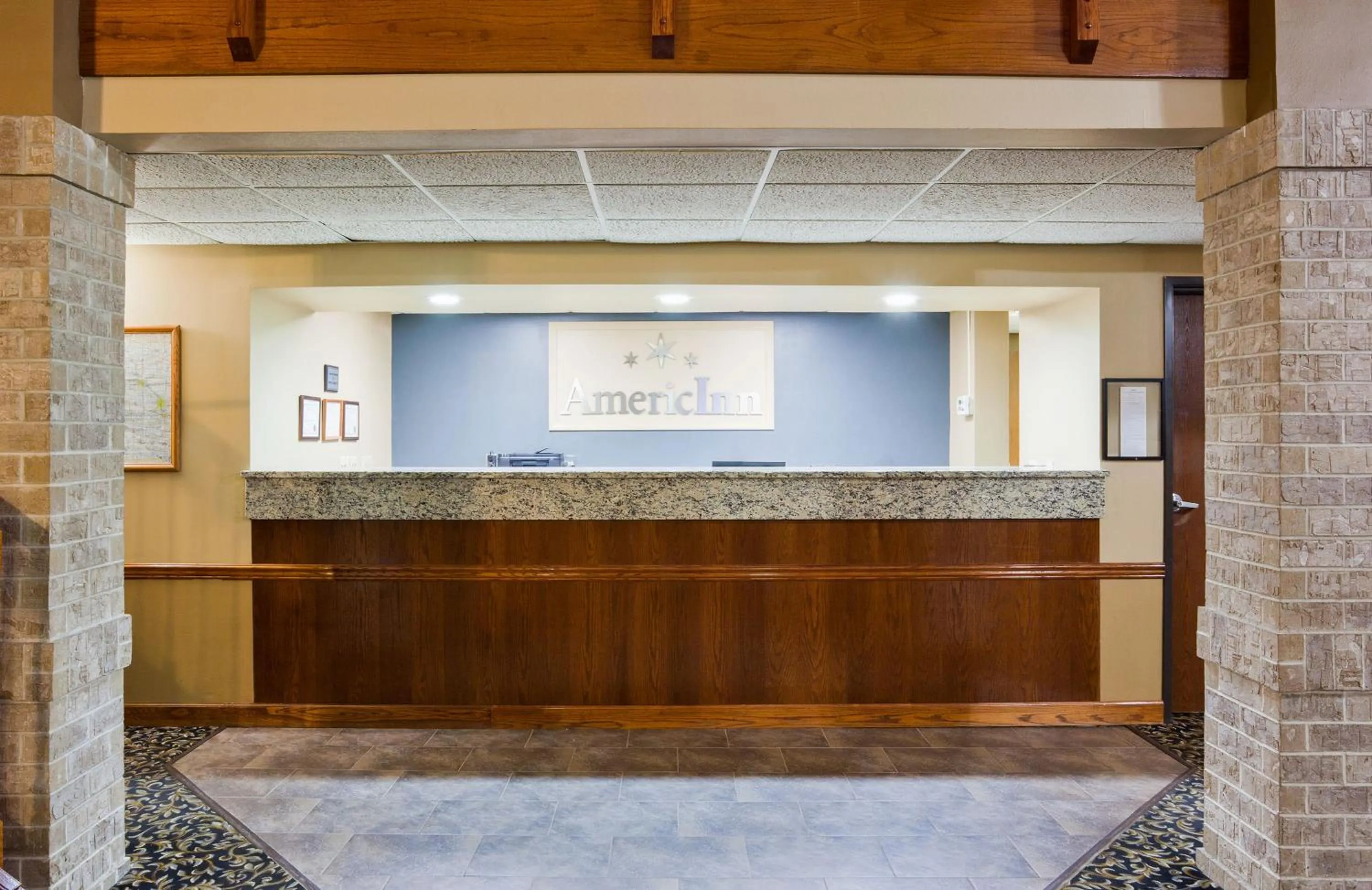 Lobby or reception in AmericInn by Wyndham Spencer