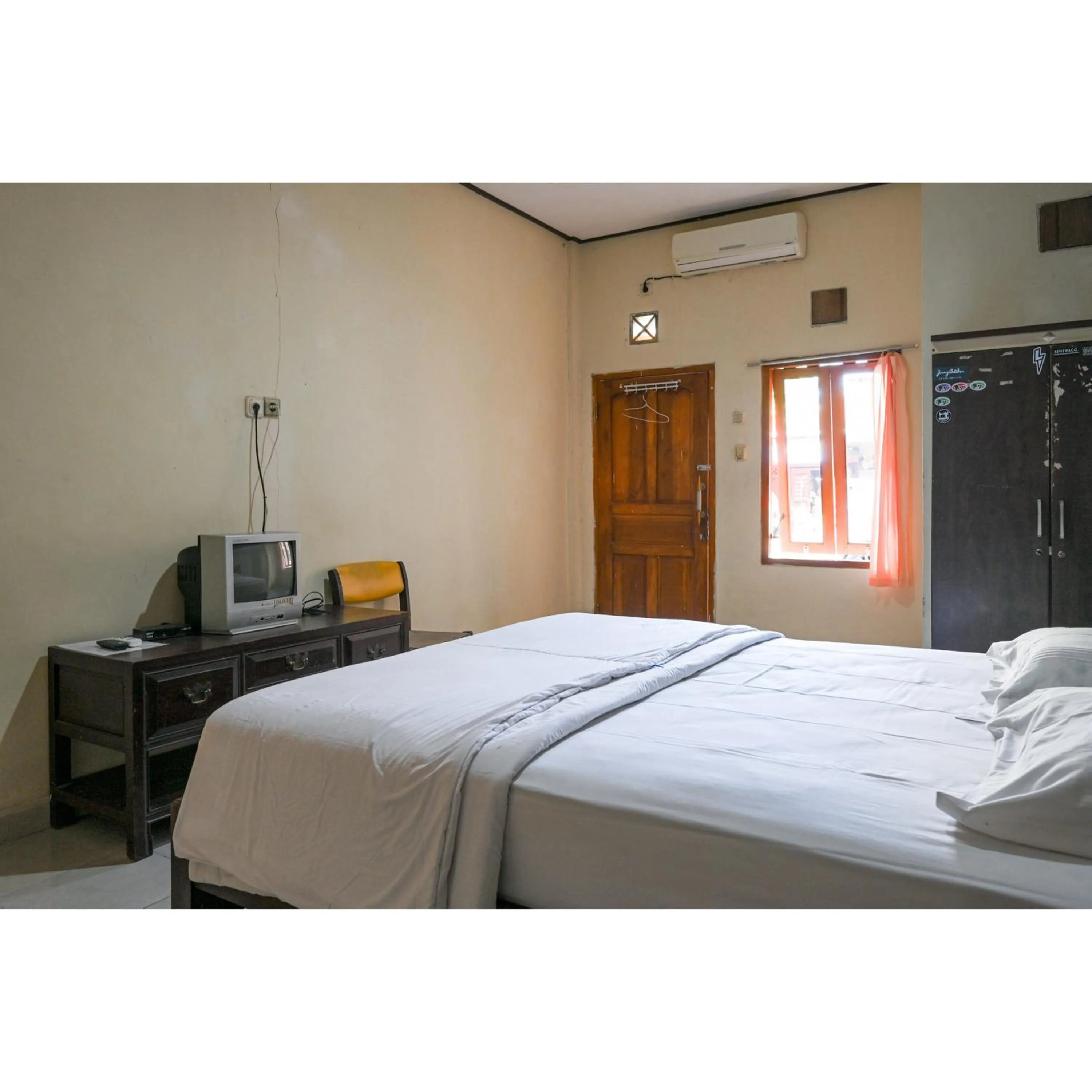 Bedroom, Bed in Pondok Syariah Denpasar Mitra RedDoorz