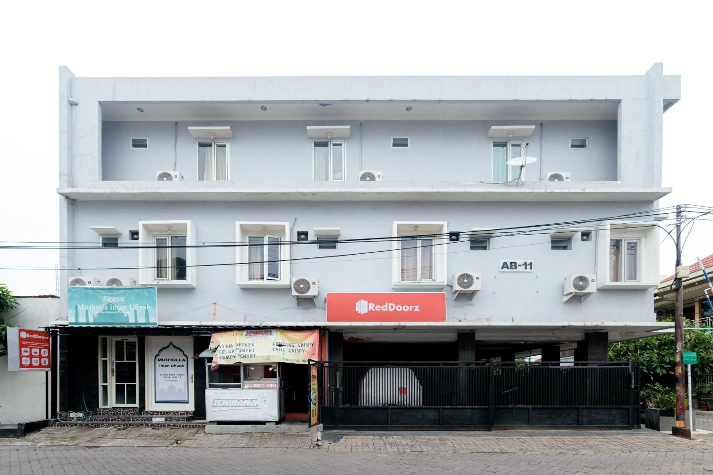 Property building in RedDoorz Syariah at Delta Sari Aloha Waru