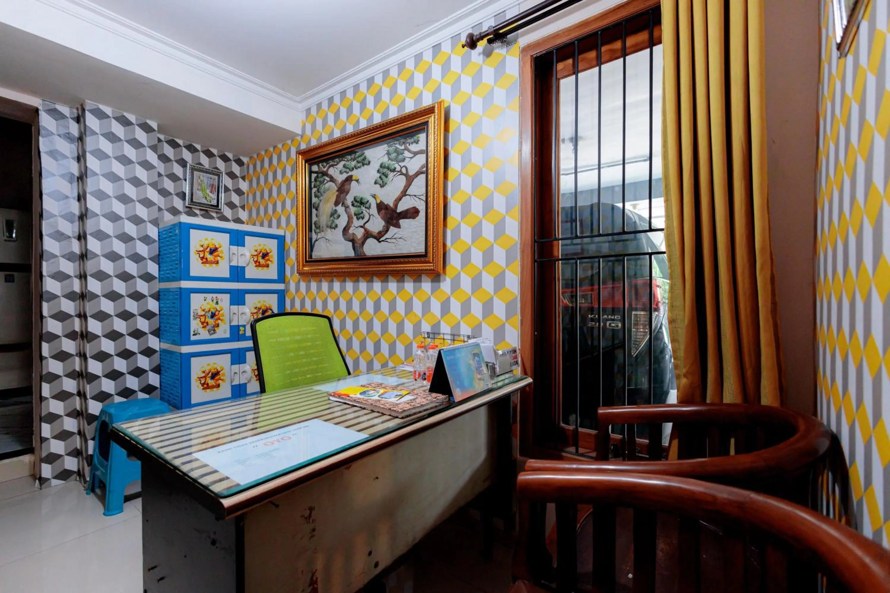 Lobby or reception in RedDoorz Syariah at Delta Sari Aloha Waru