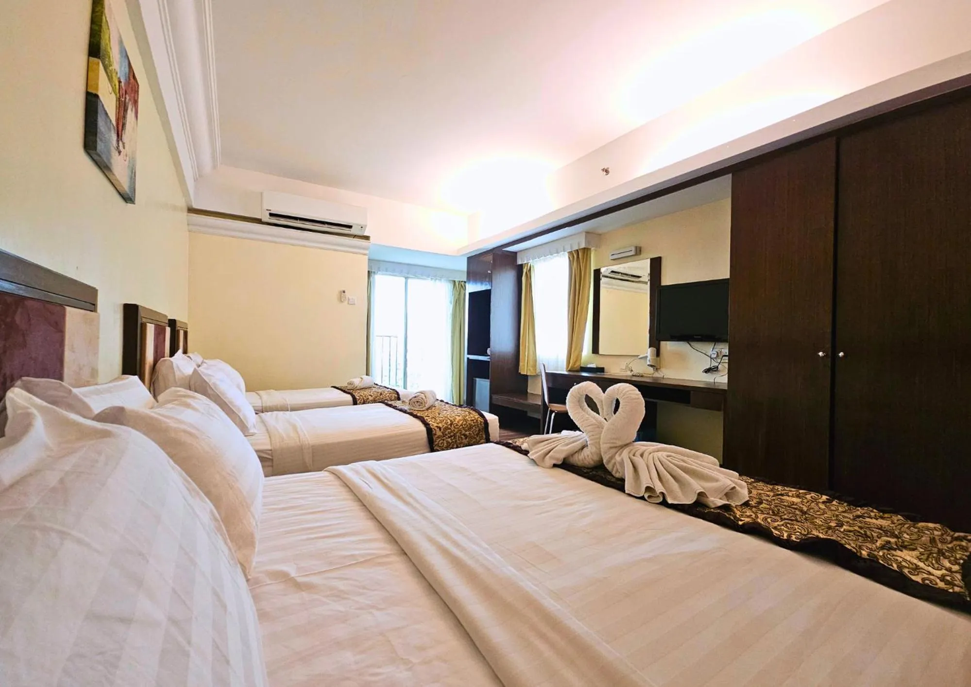 Bed in Hotel Taiping Perdana