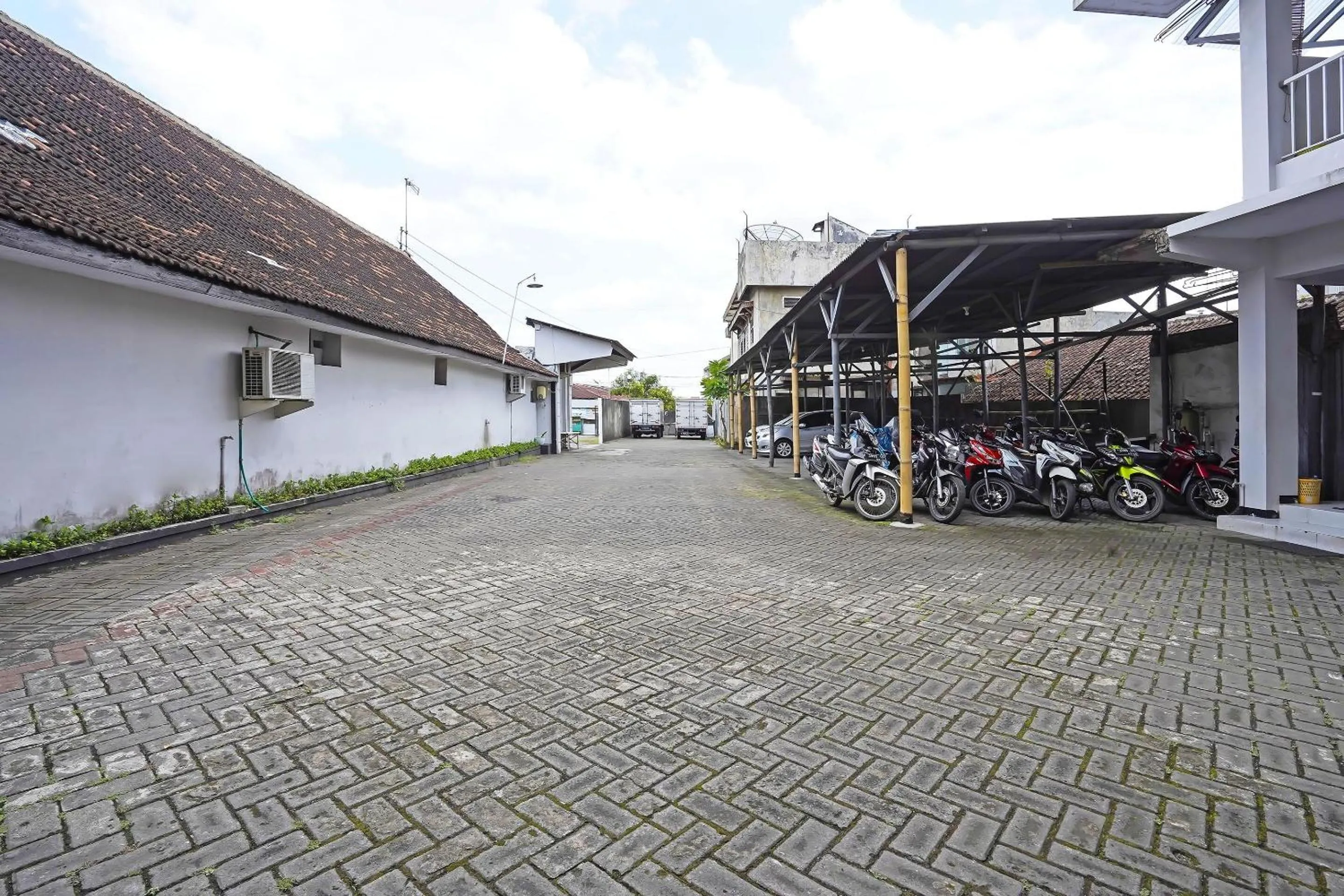 Facade/entrance in Hotel O Anugerah