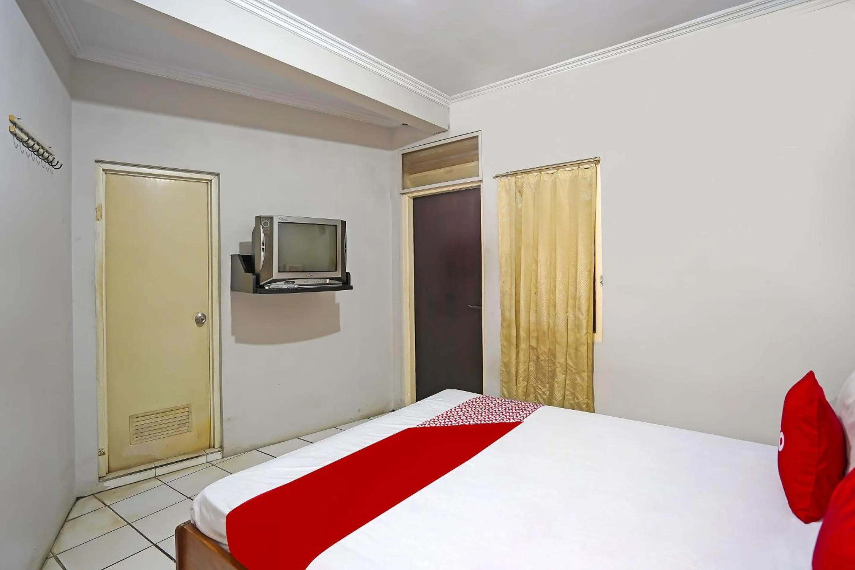 Bedroom, Bed in Hotel O Anugerah