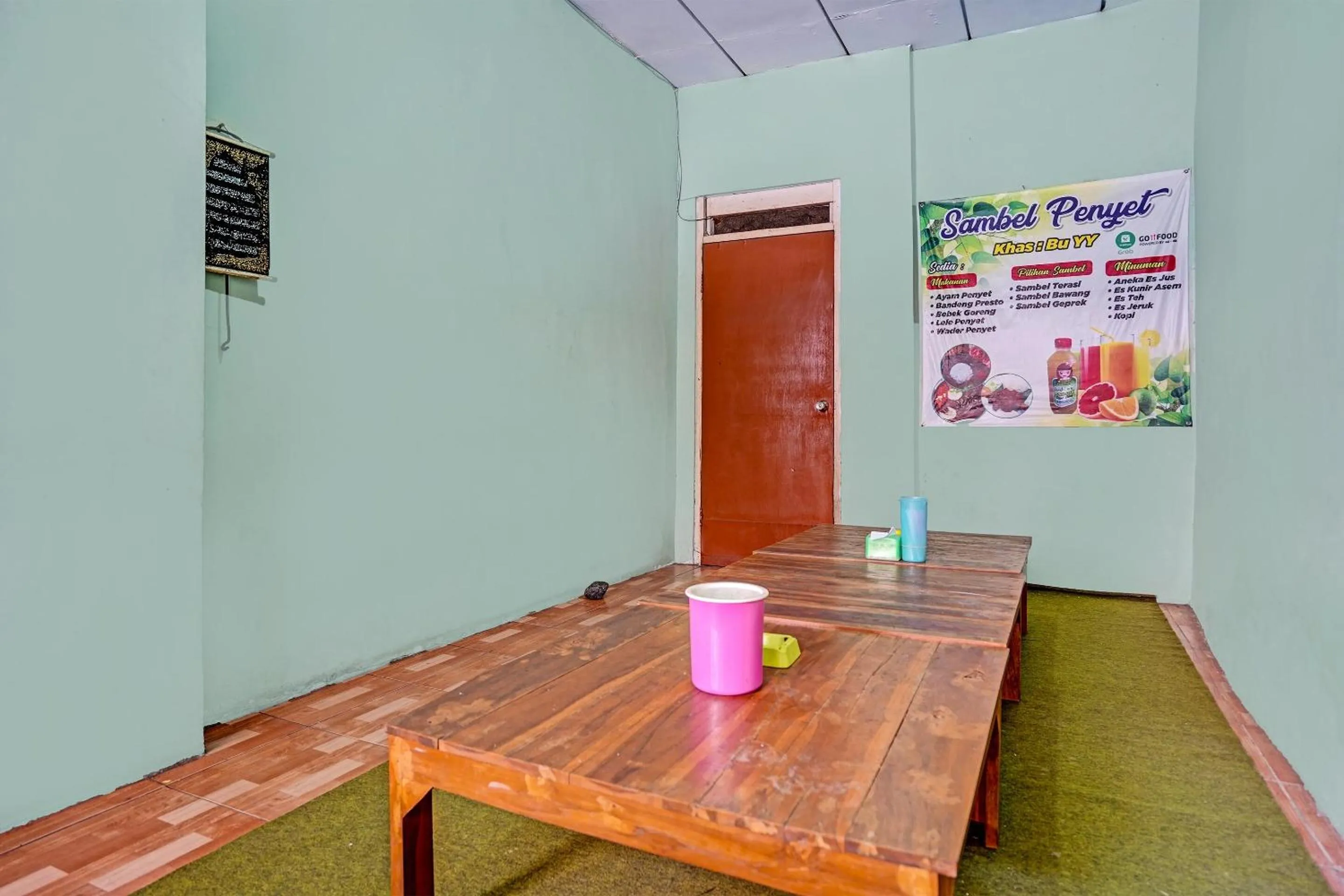 Lobby or reception in SPOT ON 91716 Kost Yy Syariah