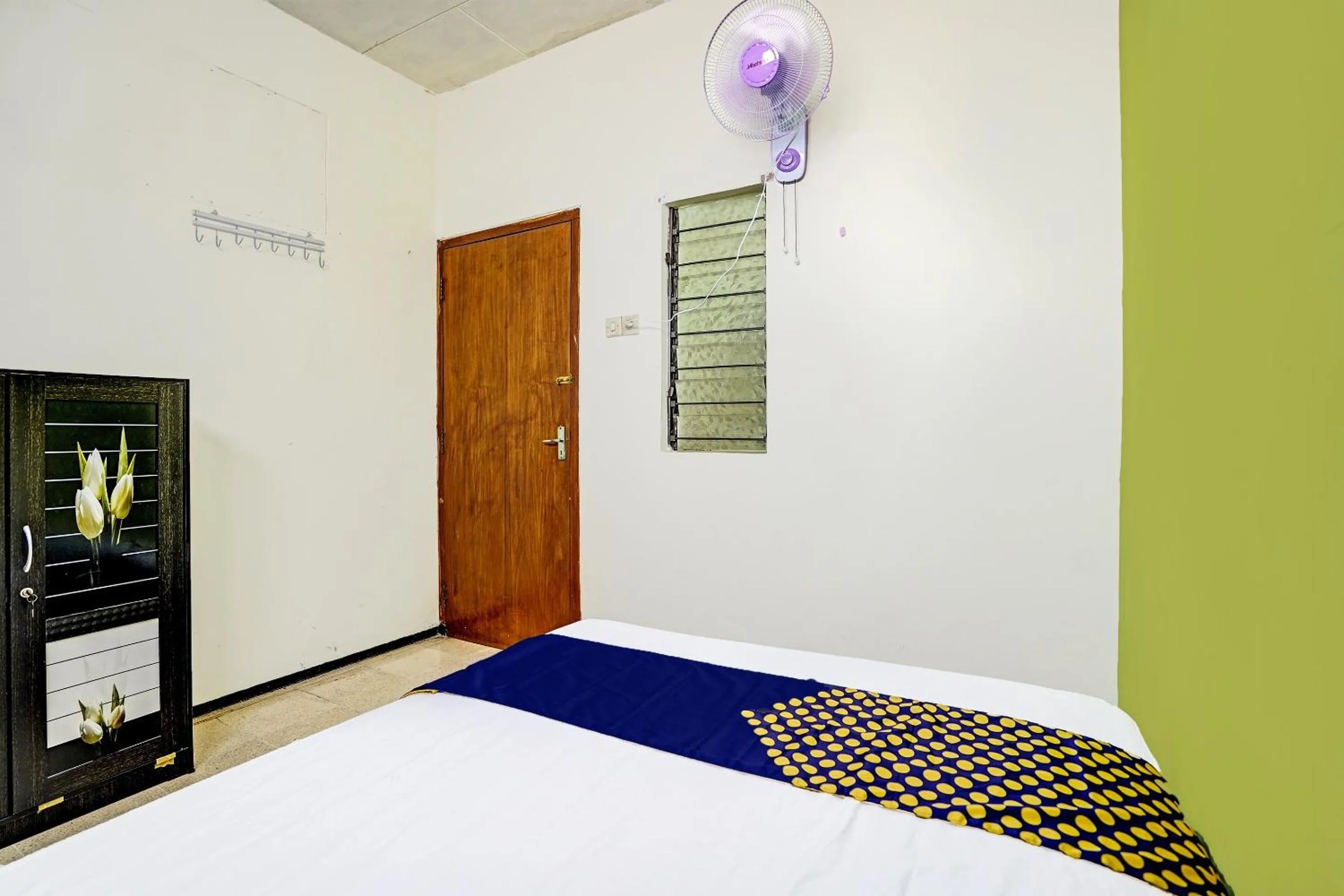 Bedroom, Bed in SPOT ON 91716 Kost Yy Syariah
