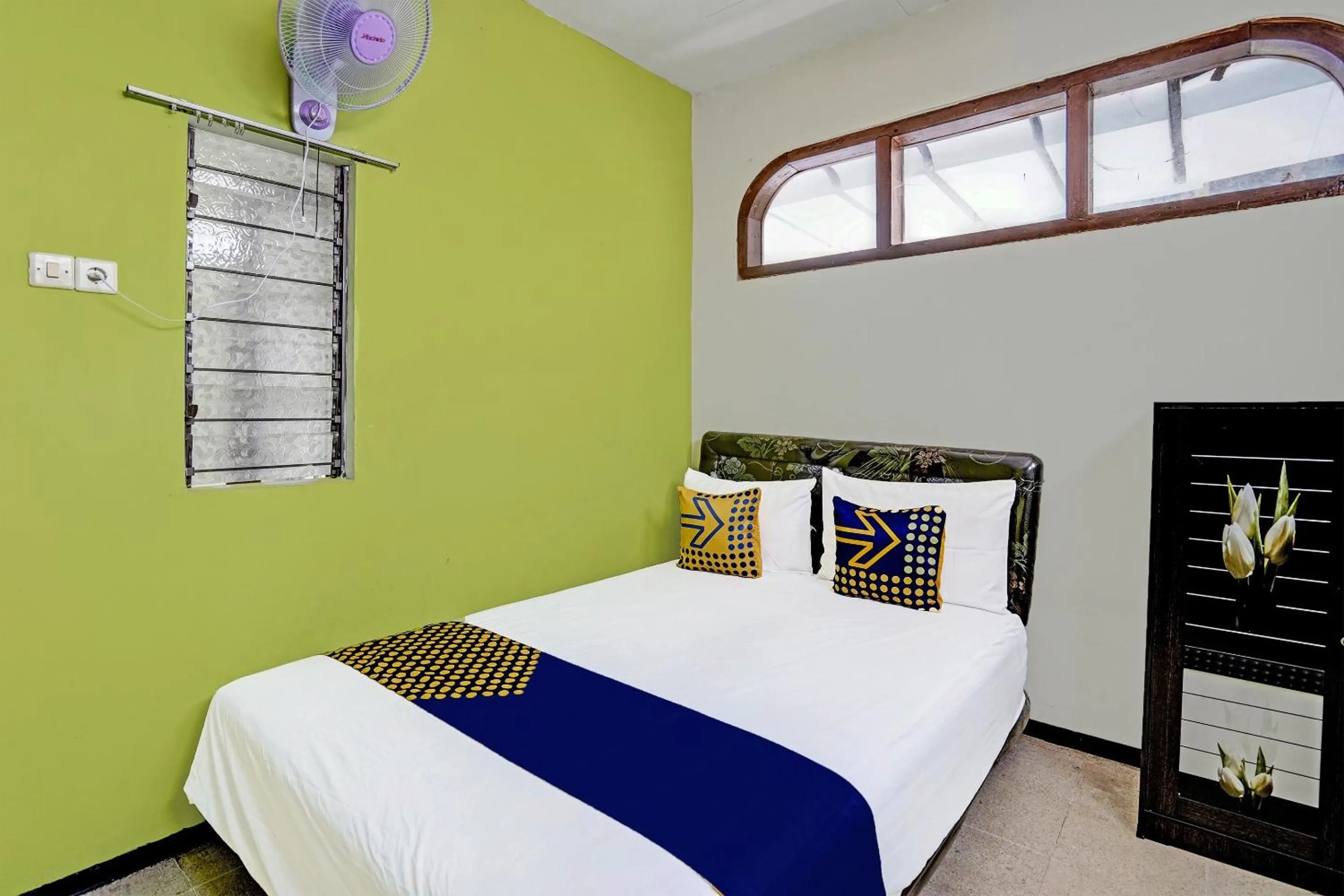 Bedroom, Bed in SPOT ON 91716 Kost Yy Syariah