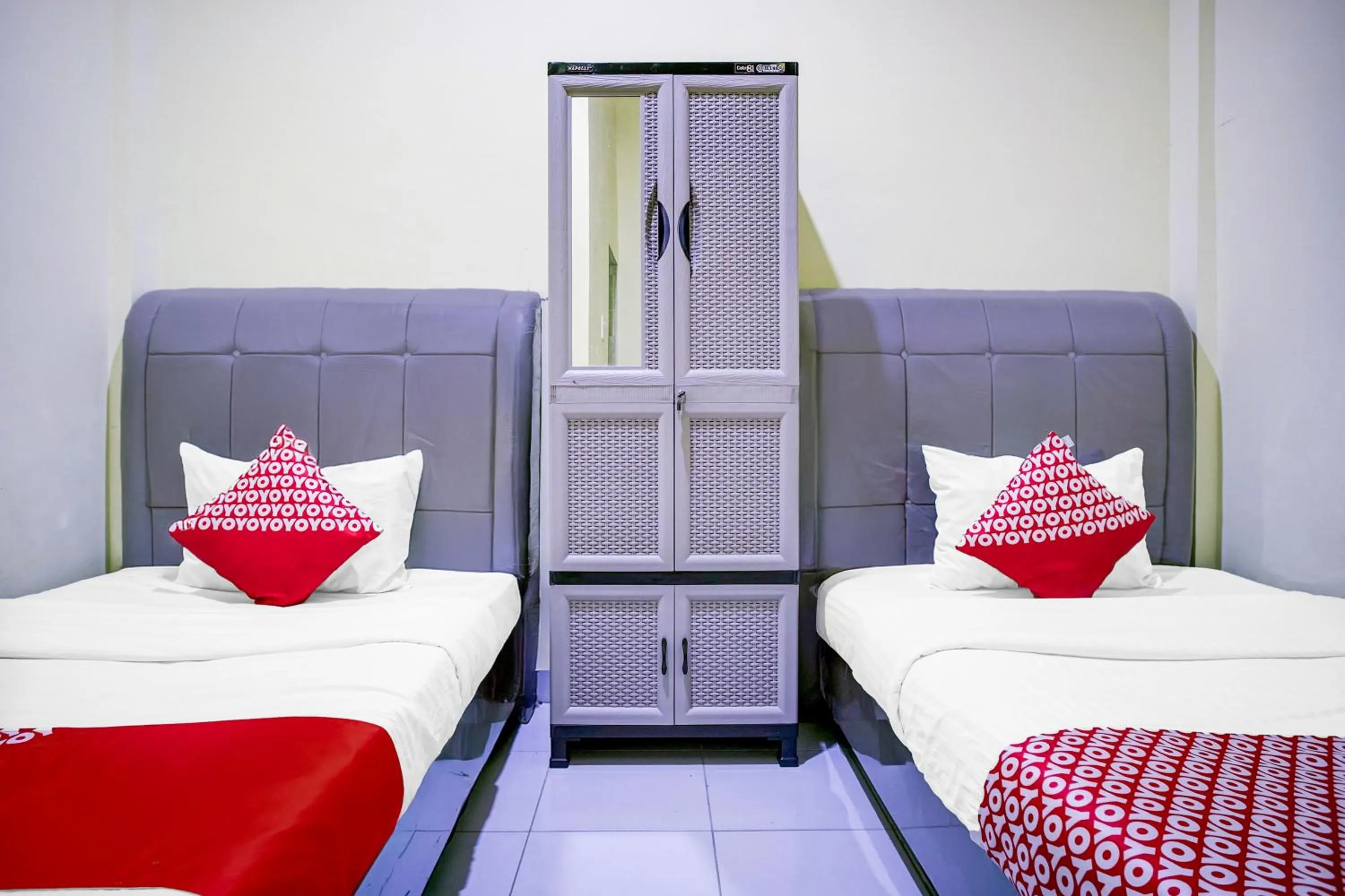 Bedroom, Bed in Hotel O Balige City Near Tugu Juara Monang