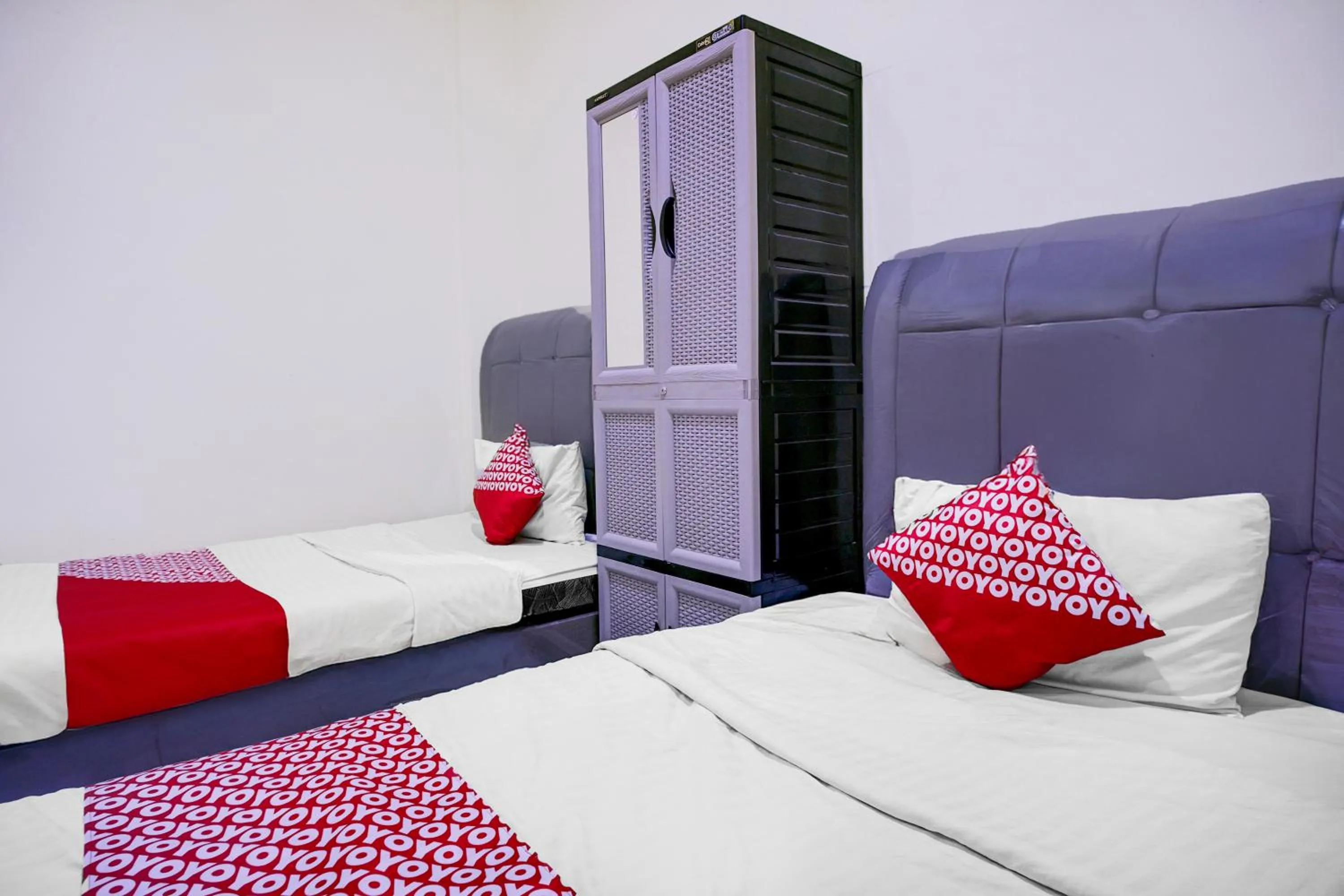 Bedroom, Bed in Hotel O Balige City Near Tugu Juara Monang