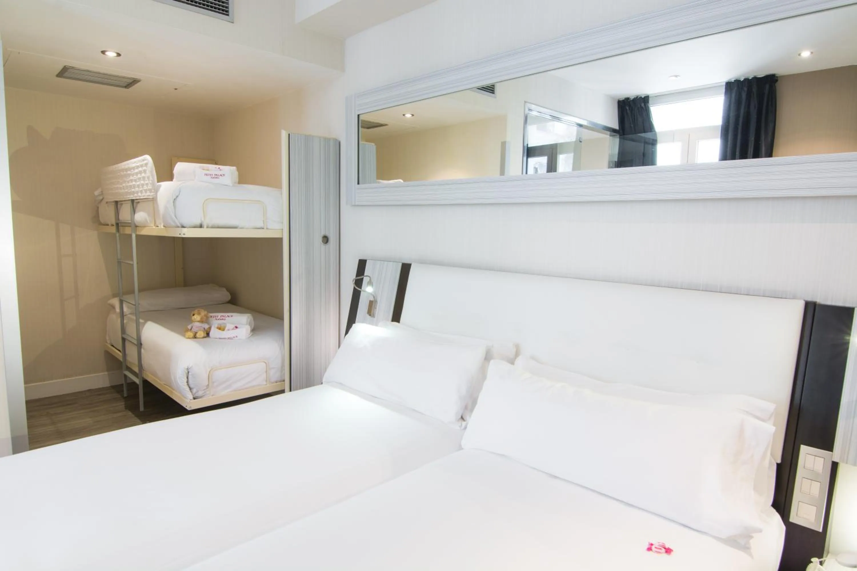 Bedroom, Bed in Petit Palace Arenal