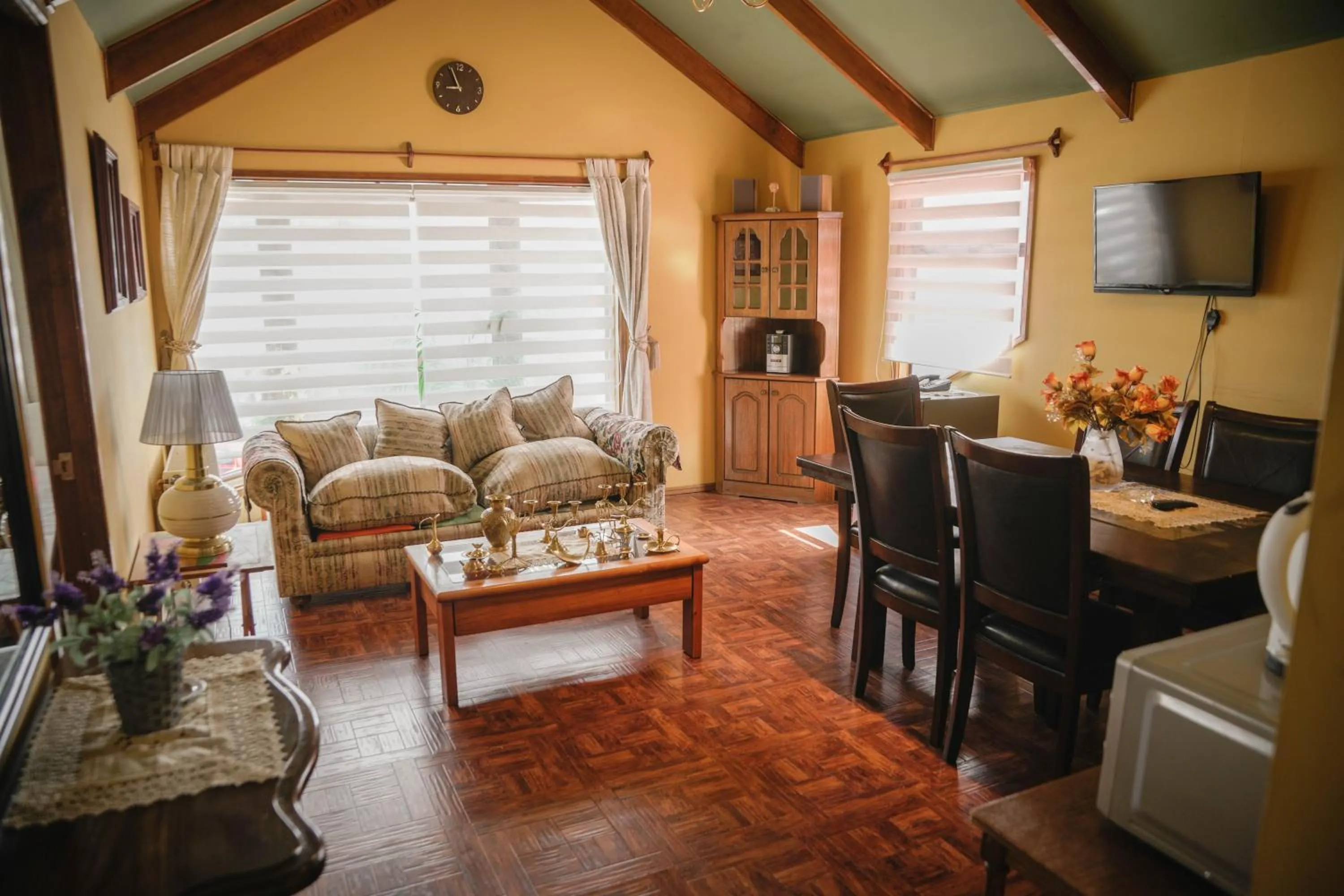 Two-Bedroom Suite in Hostal Cordillera