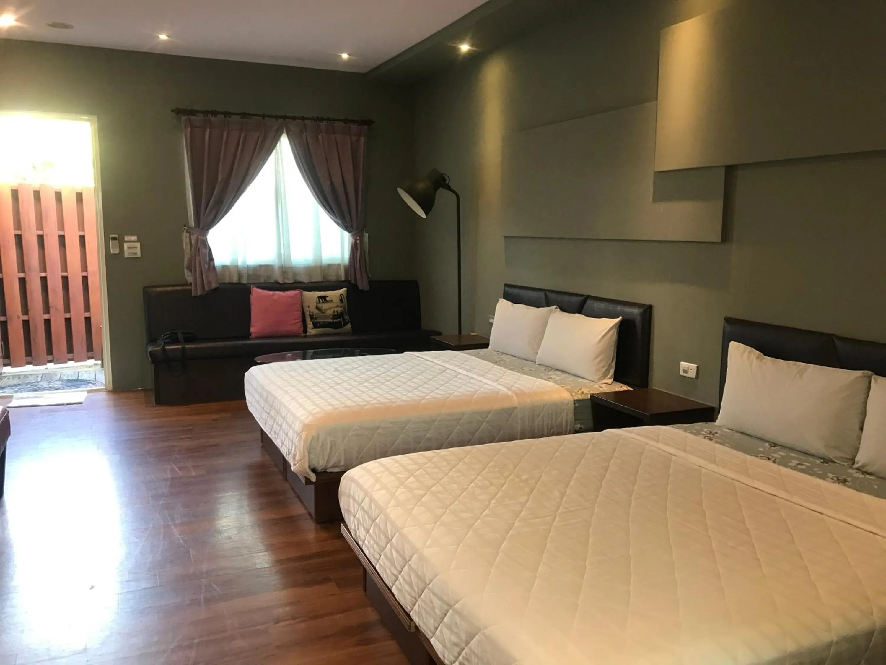 Bed in 墾丁貝殼灣旅店